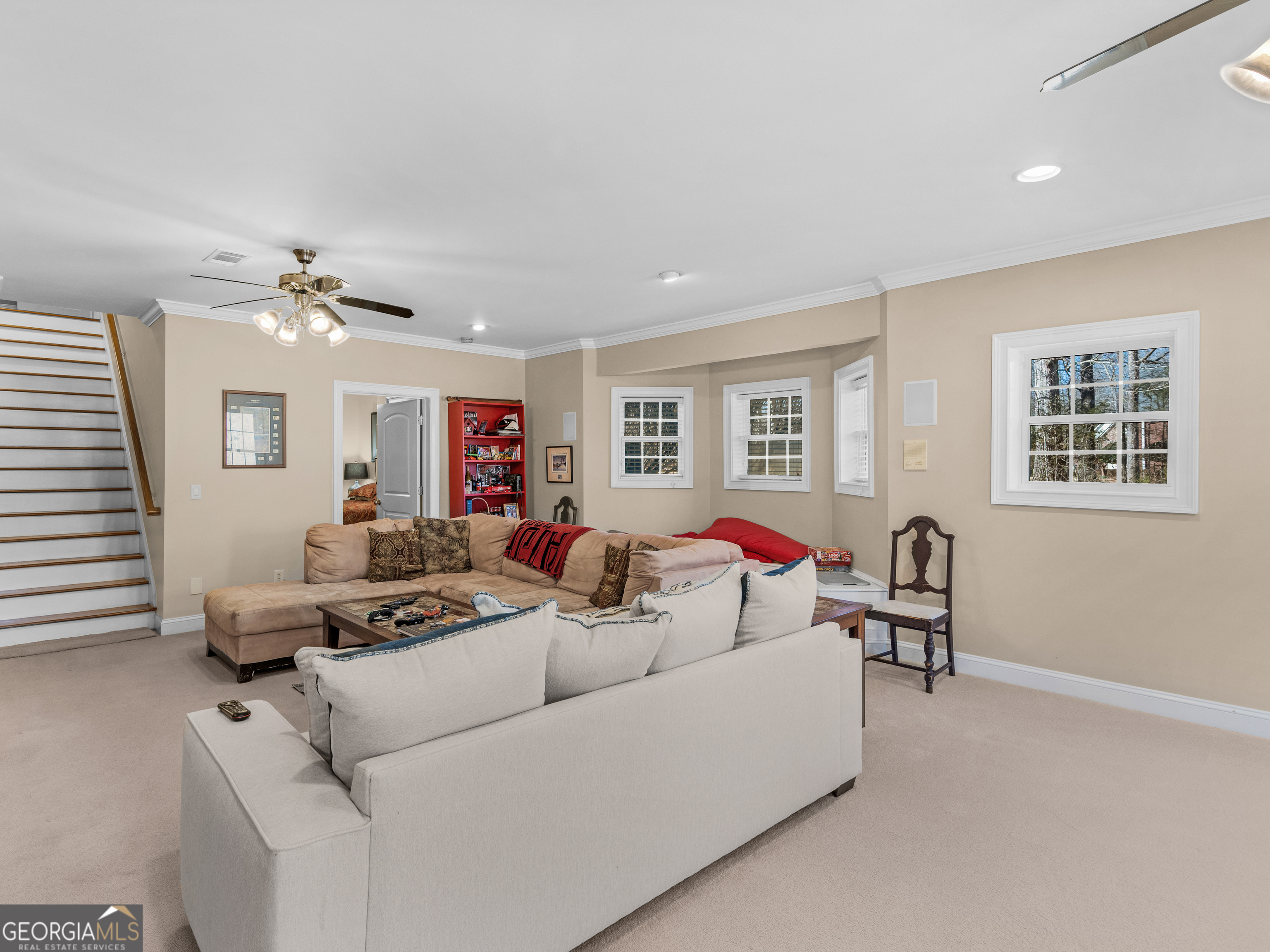 100 Cambridge Drive S