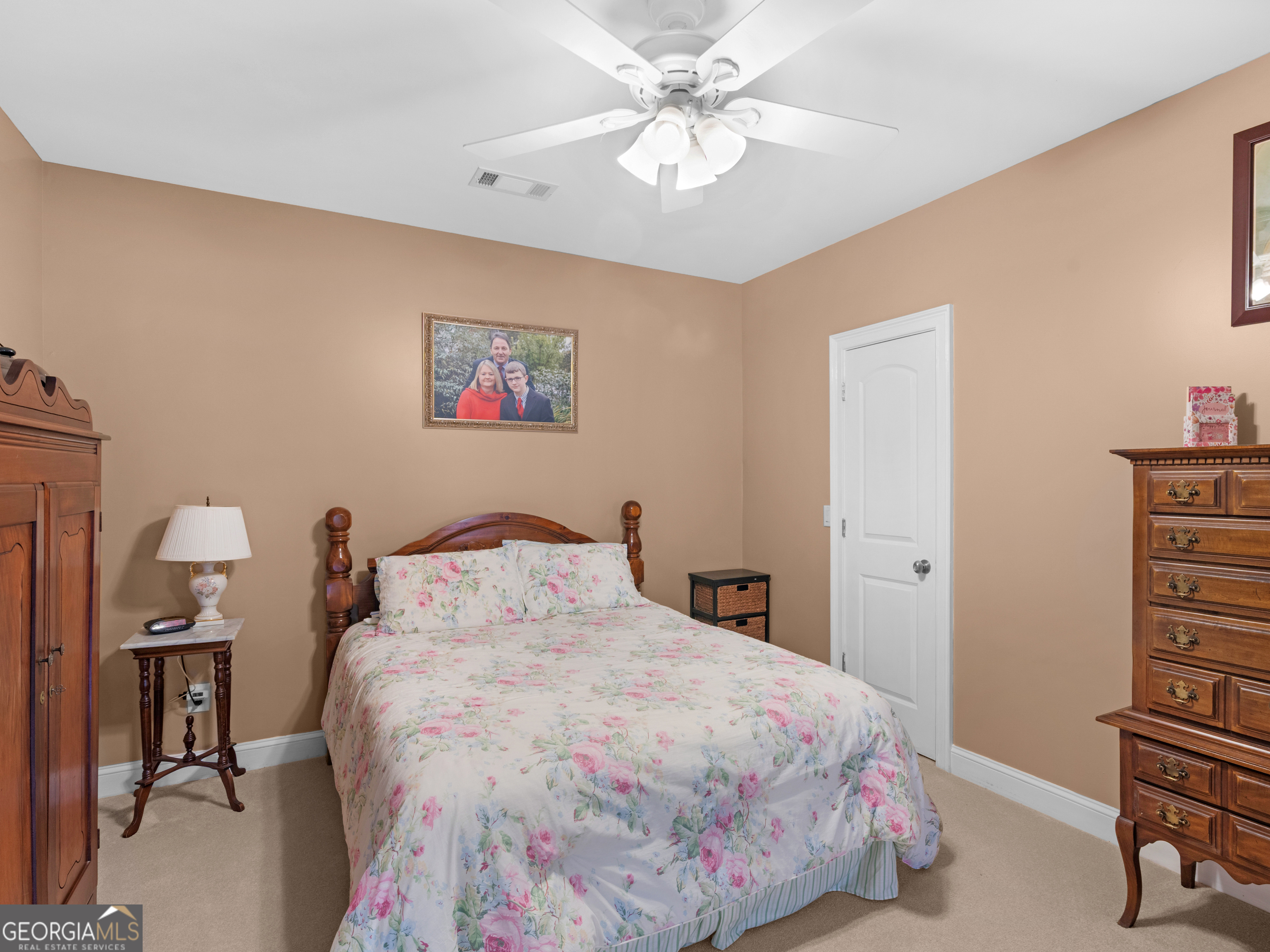 100 Cambridge Drive S