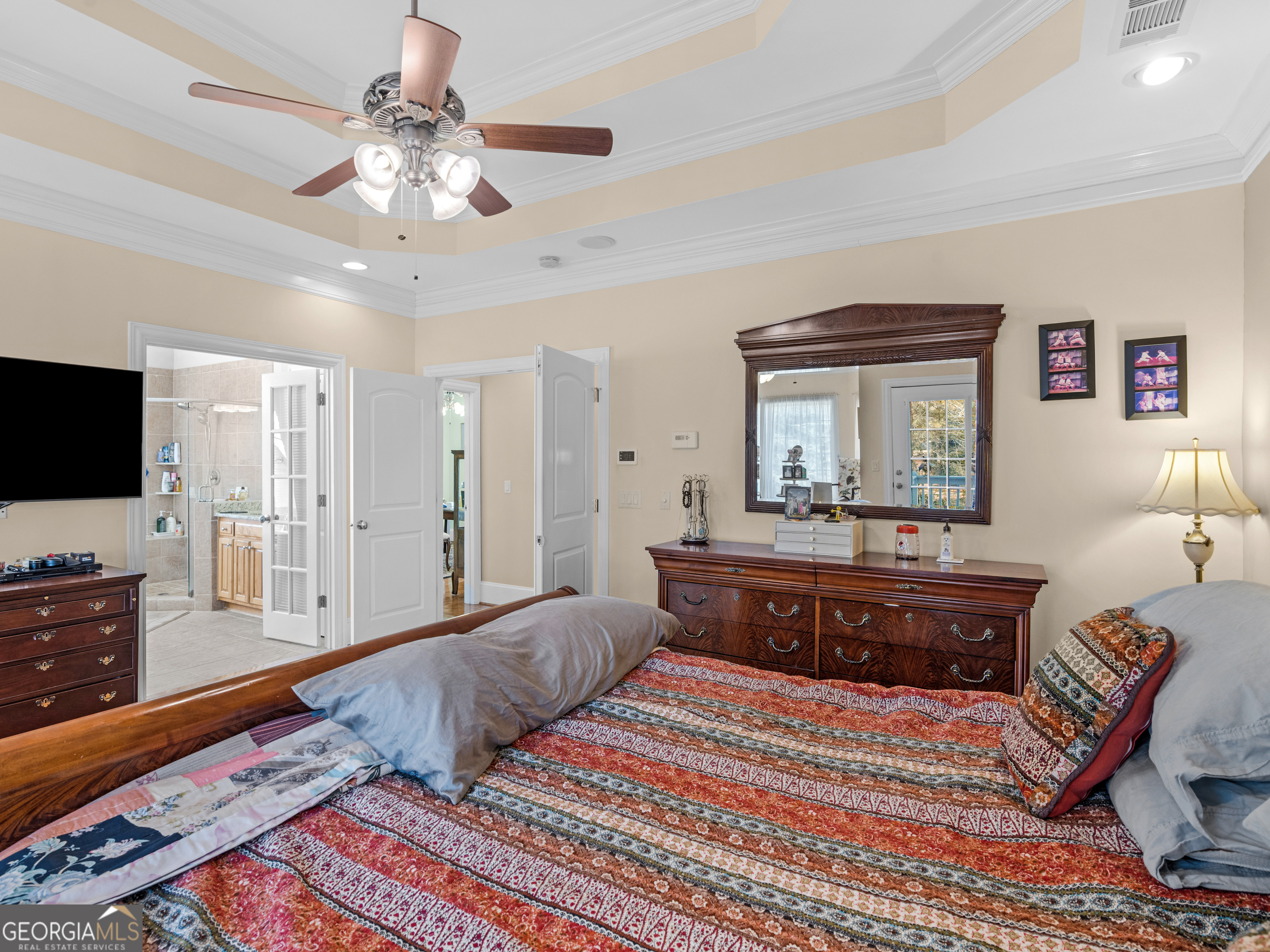 100 Cambridge Drive S