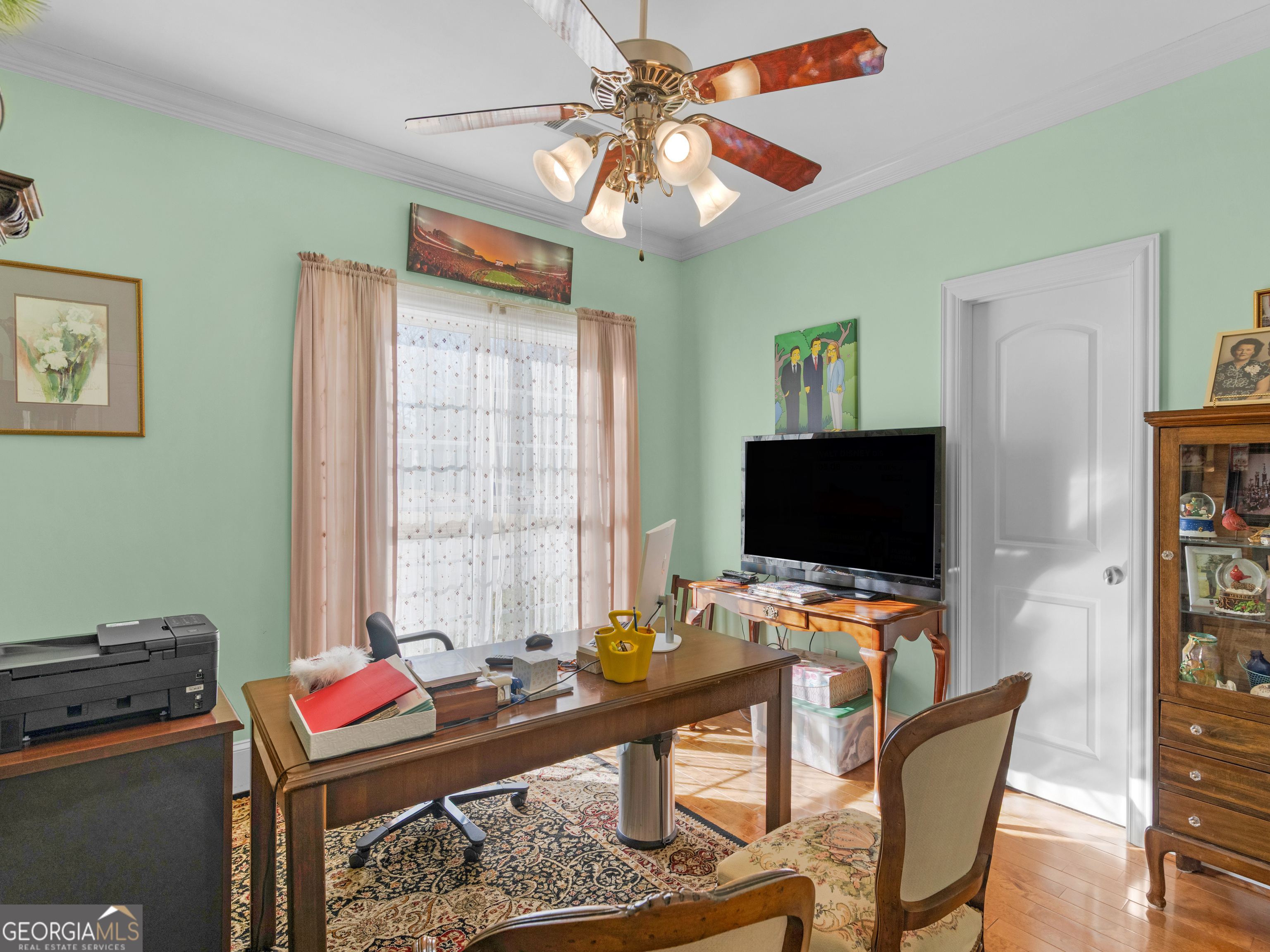 100 Cambridge Drive S