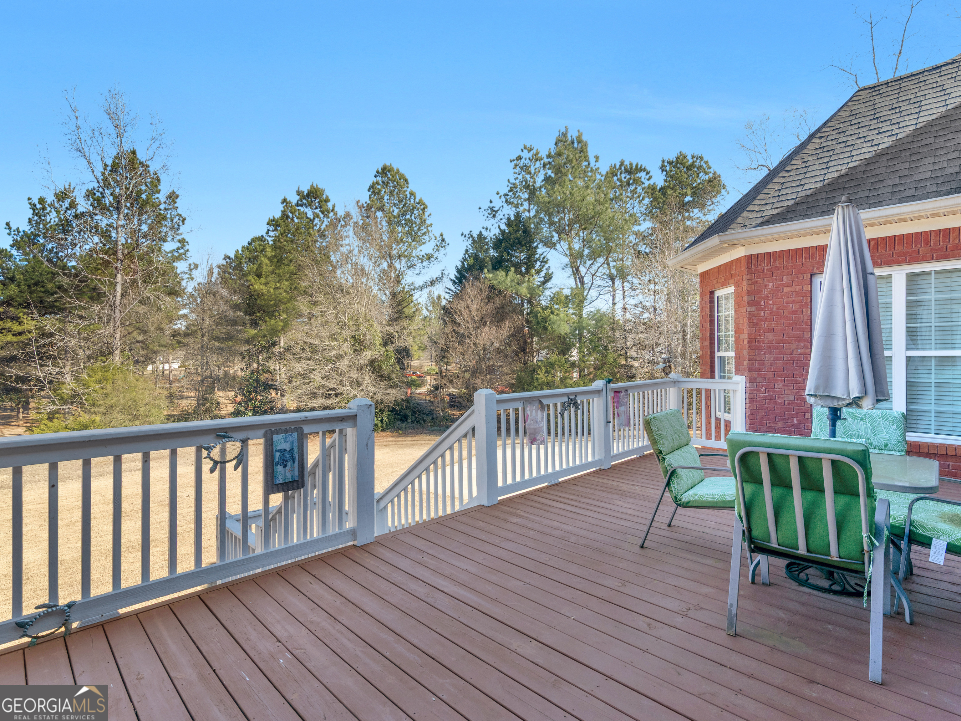 100 Cambridge Drive S