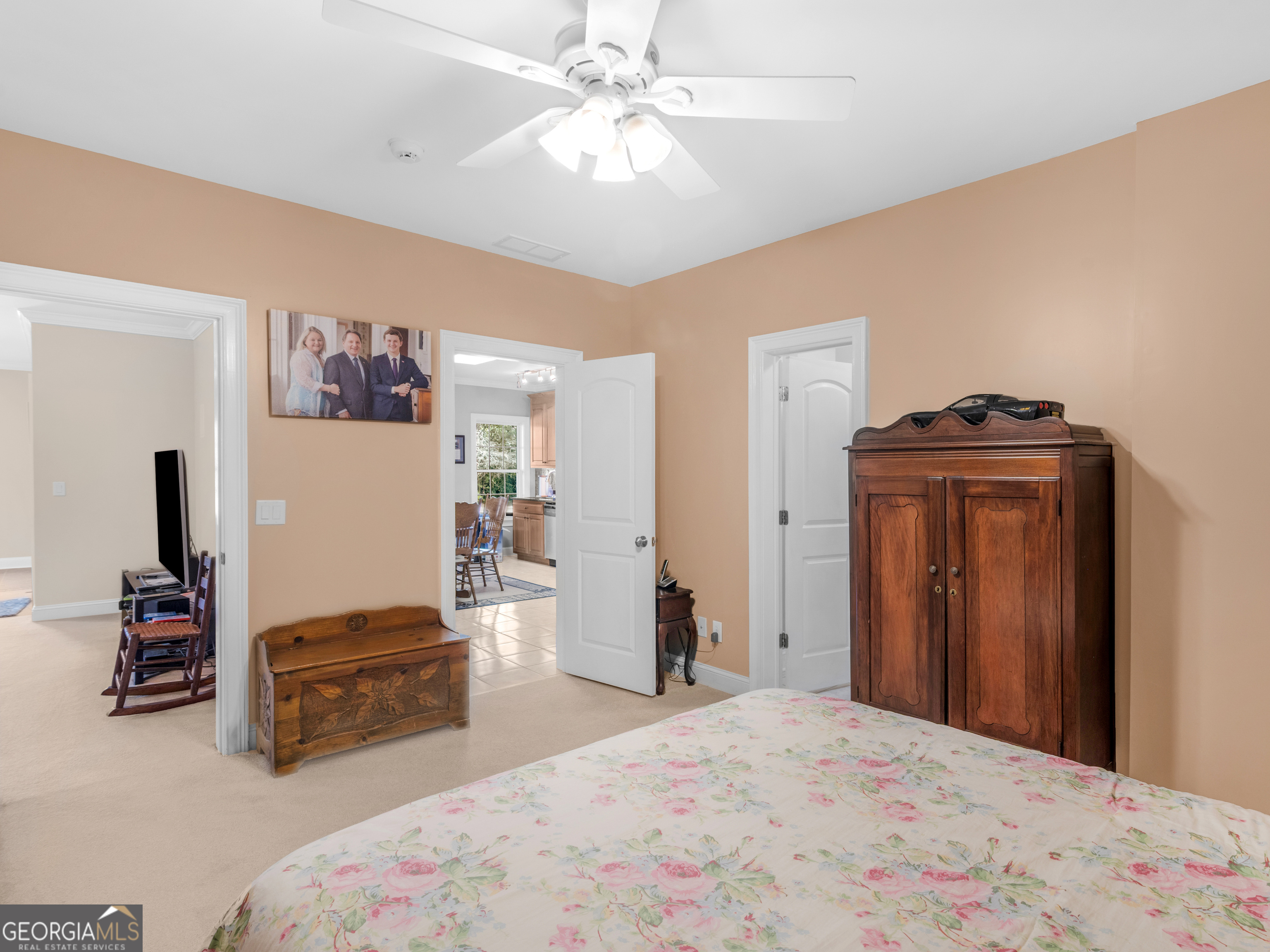 100 Cambridge Drive S