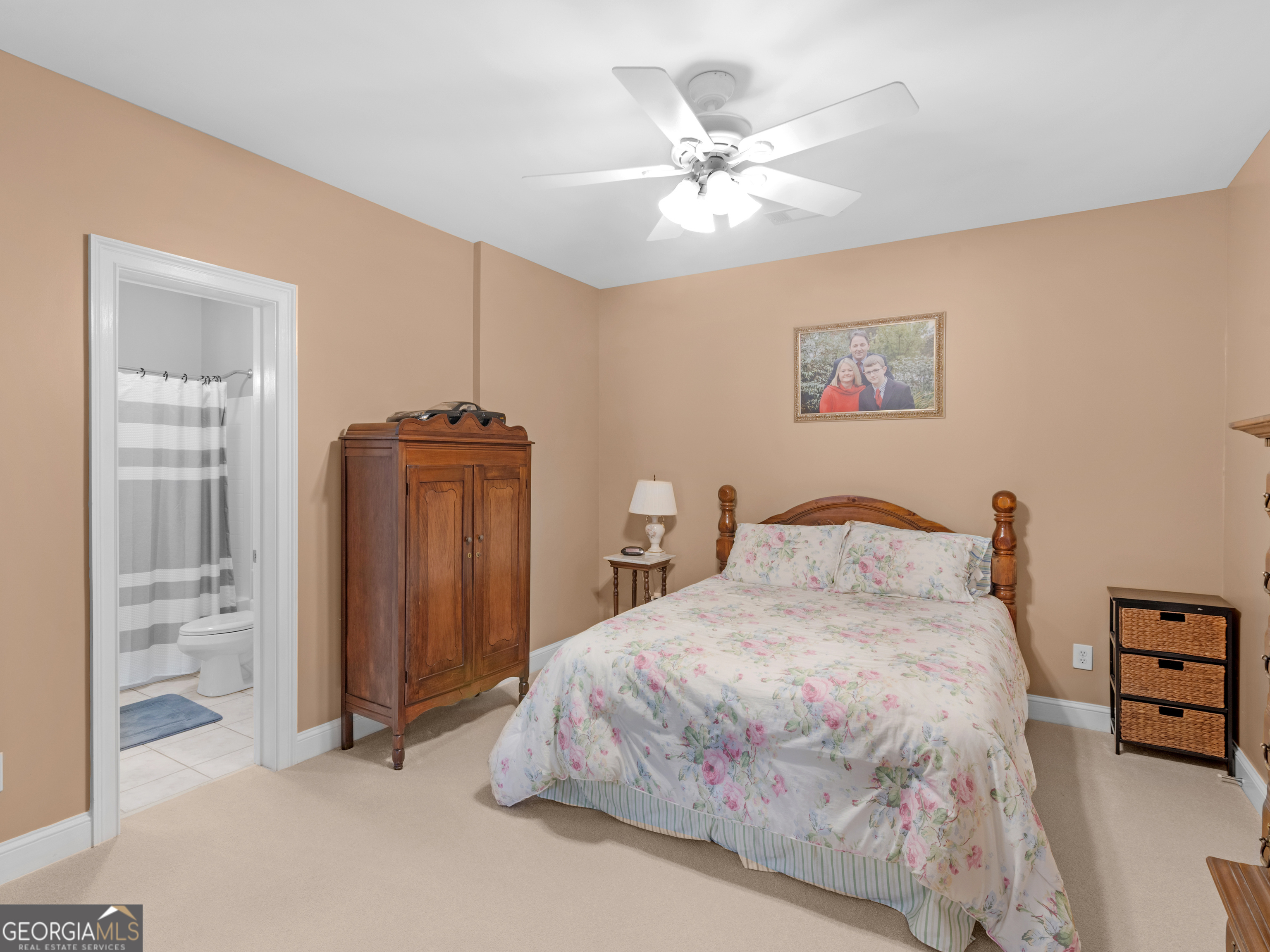 100 Cambridge Drive S