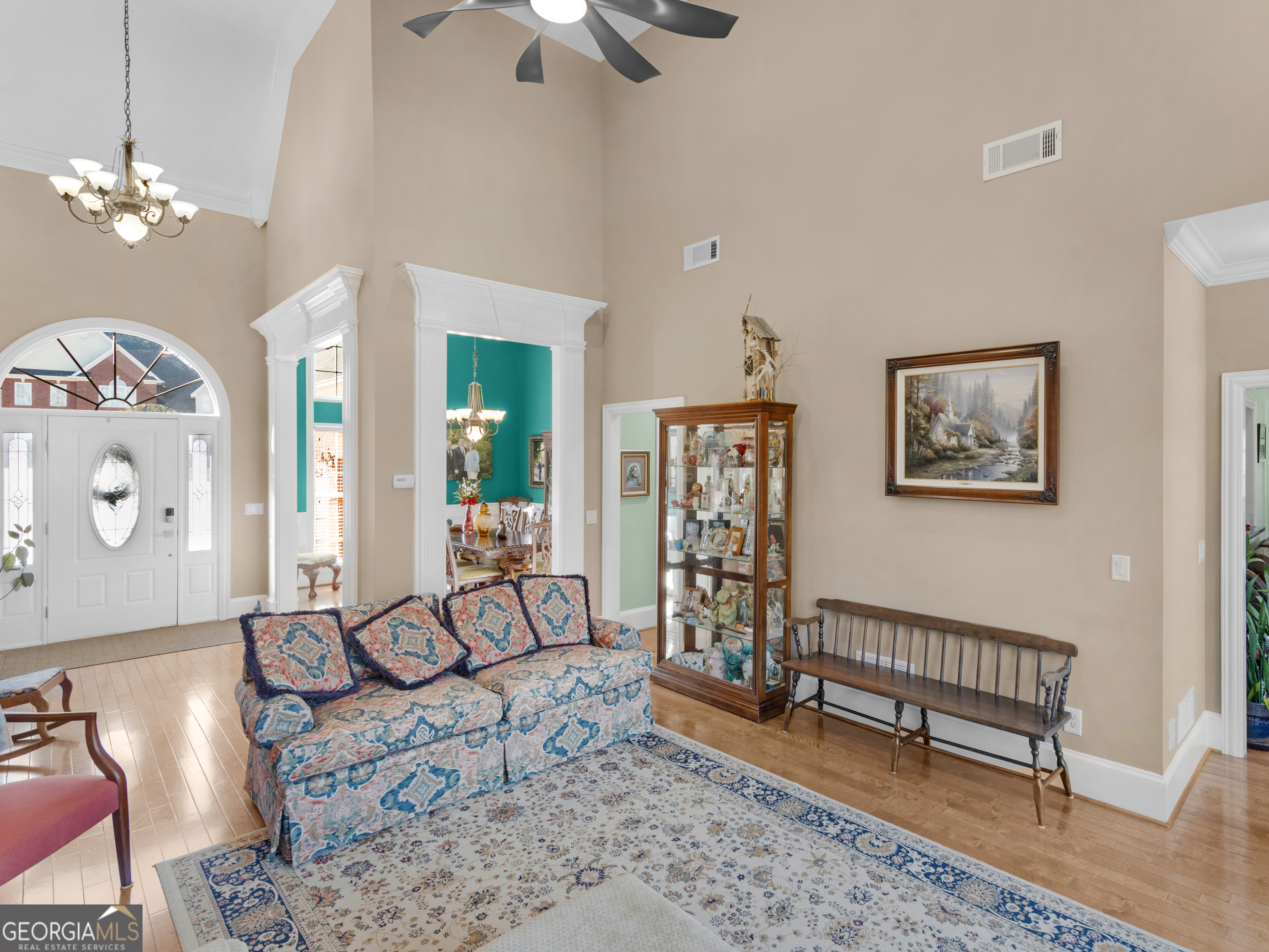 100 Cambridge Drive S