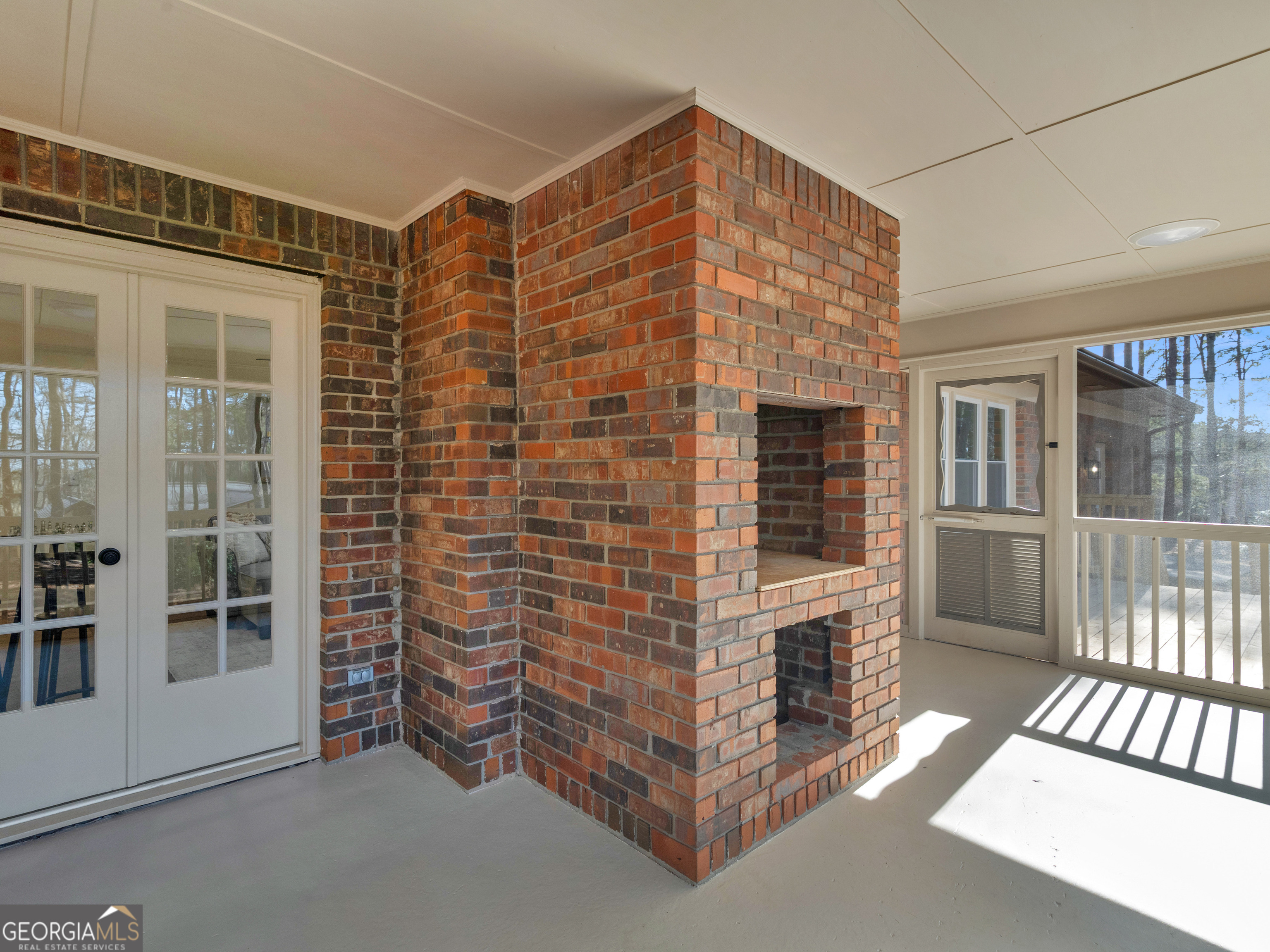 230 Horseshoe Circle