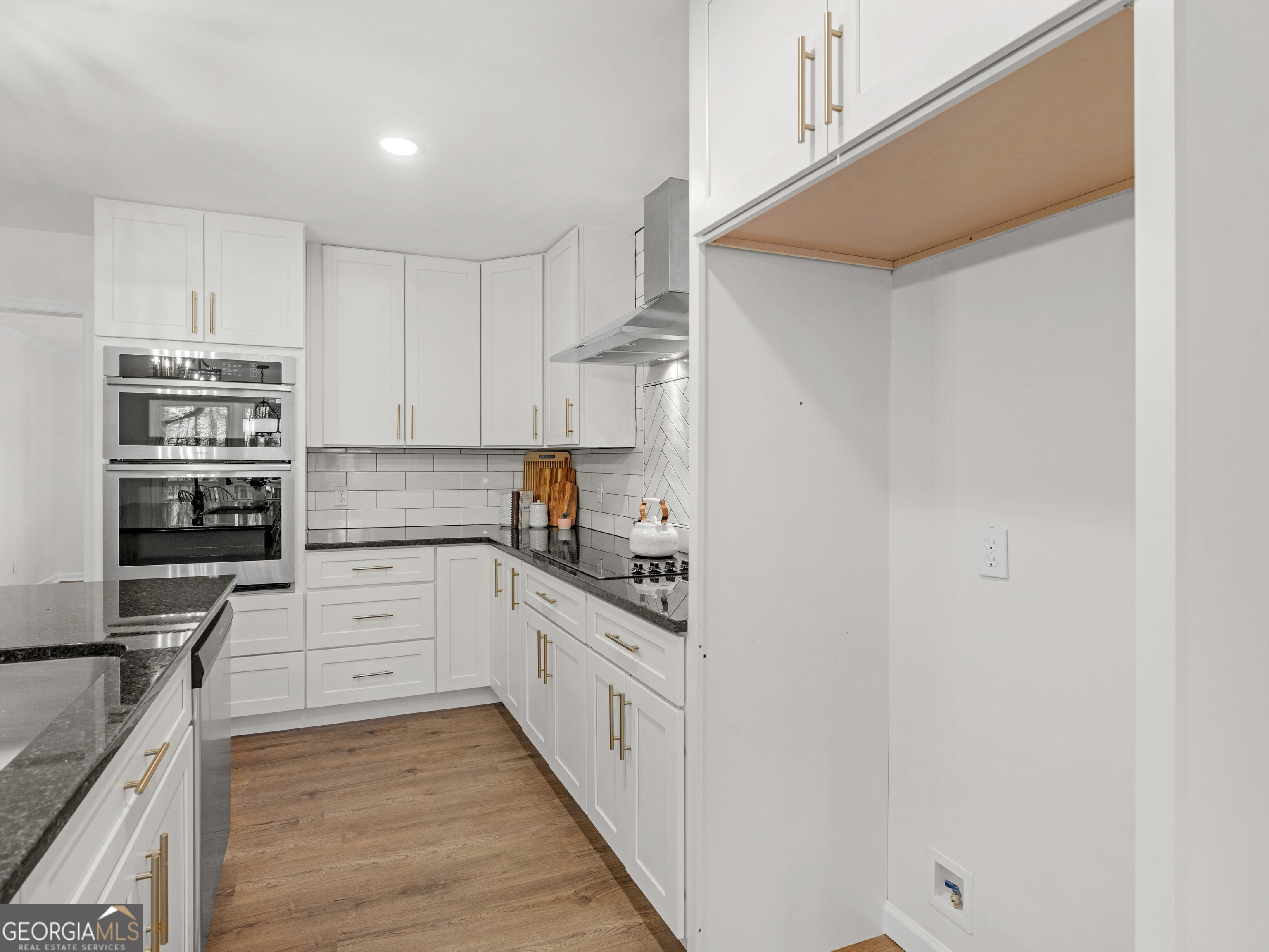 230 Horseshoe Circle