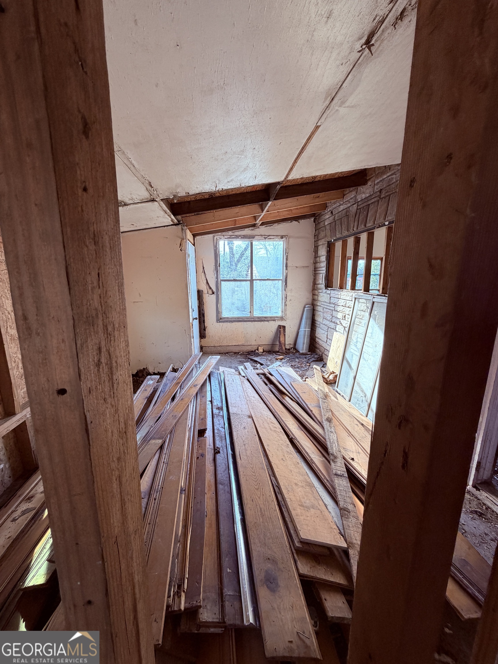 1487 Brentwood Avenue