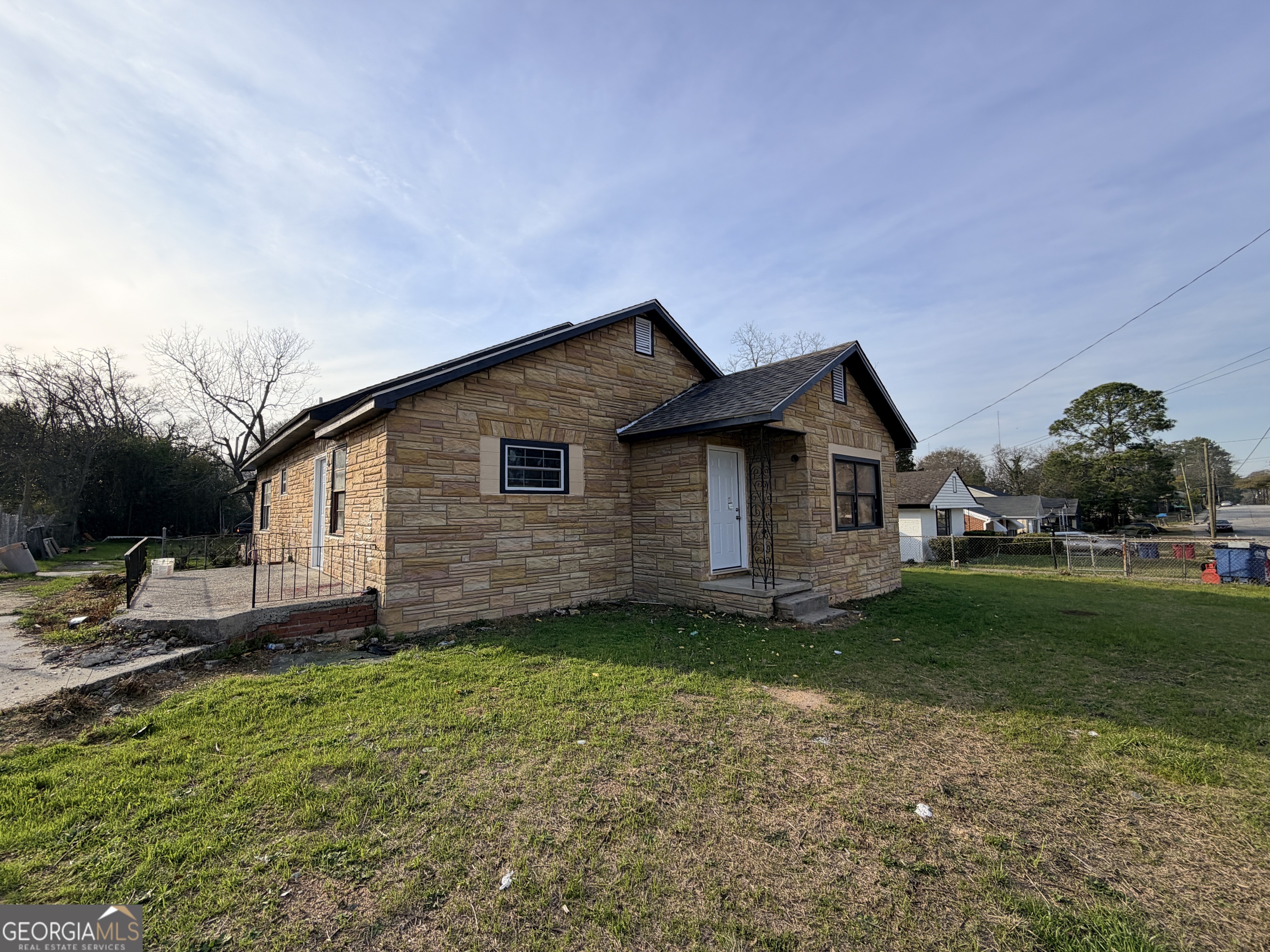 1487 Brentwood Avenue