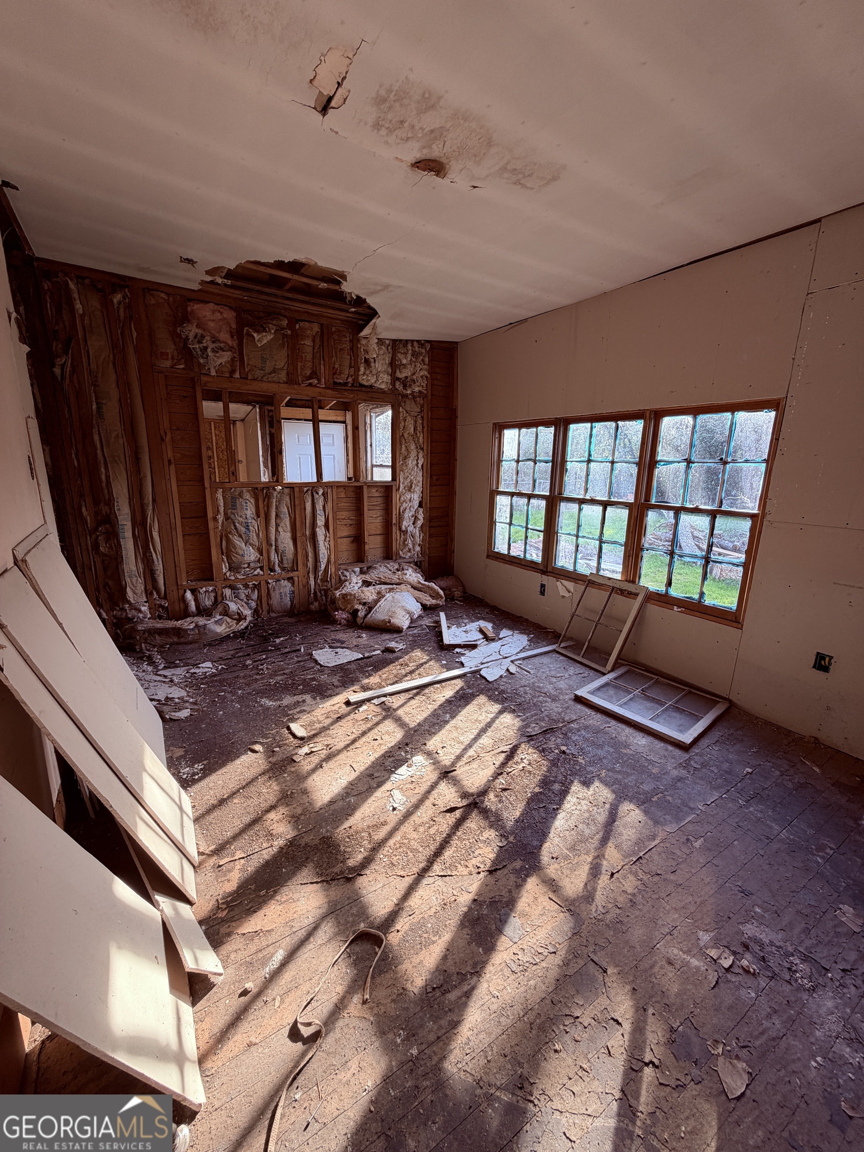 1487 Brentwood Avenue