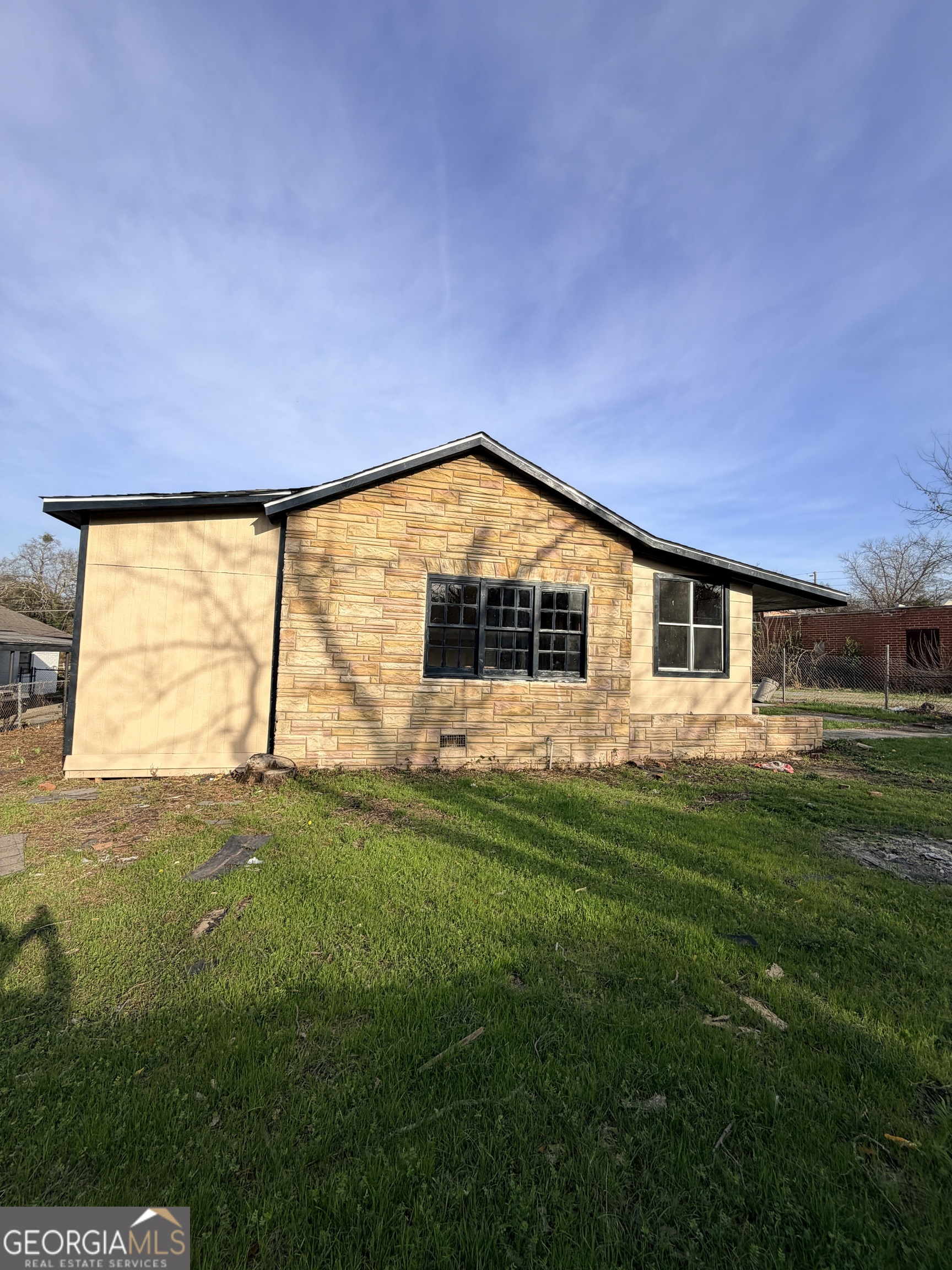 1487 Brentwood Avenue