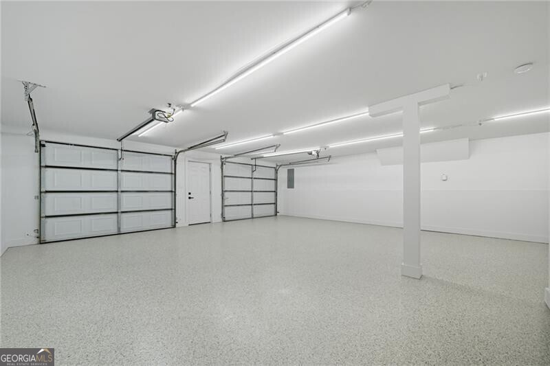 509 E Valley Road NE