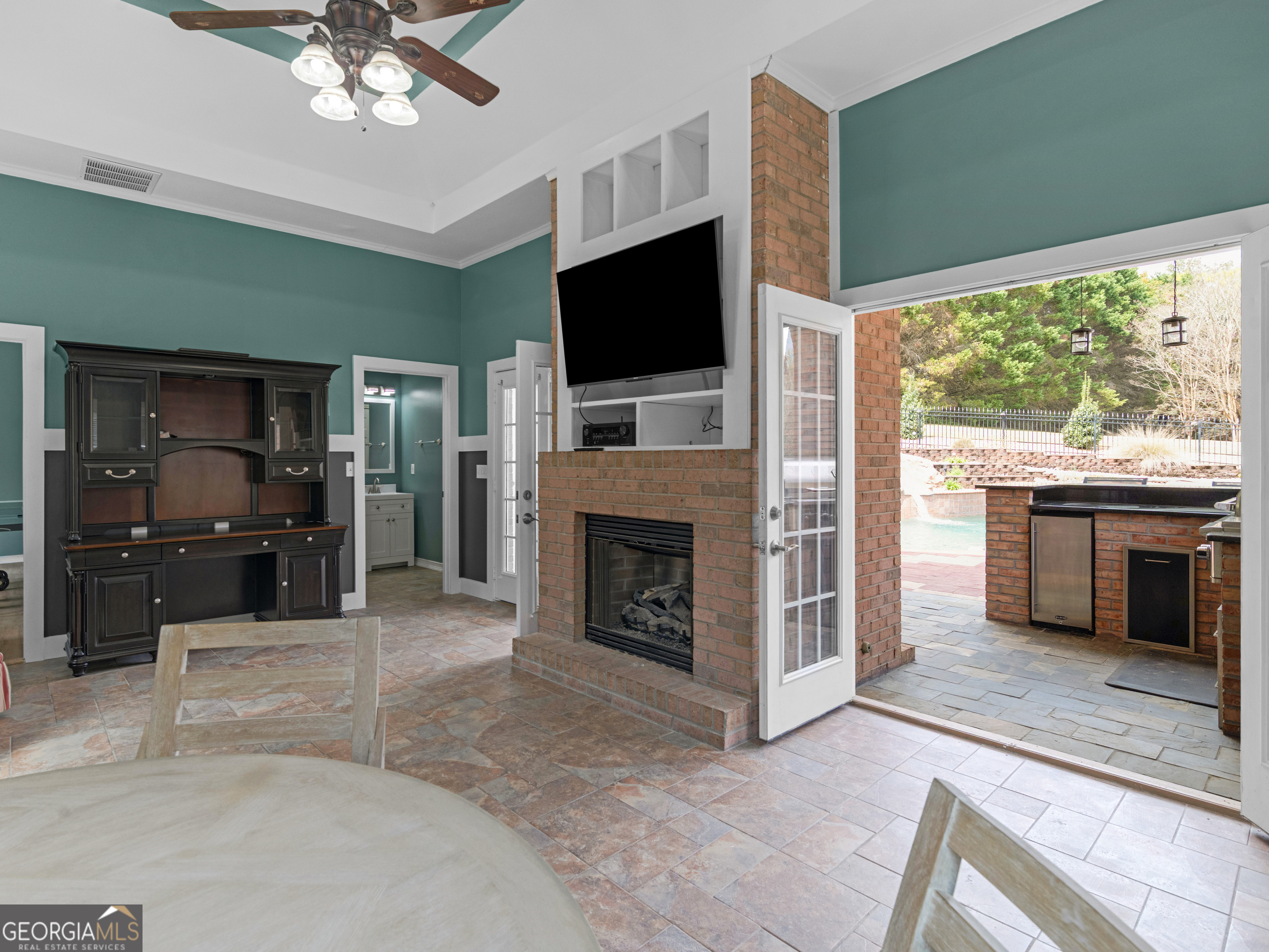 85 Highland Park Drive