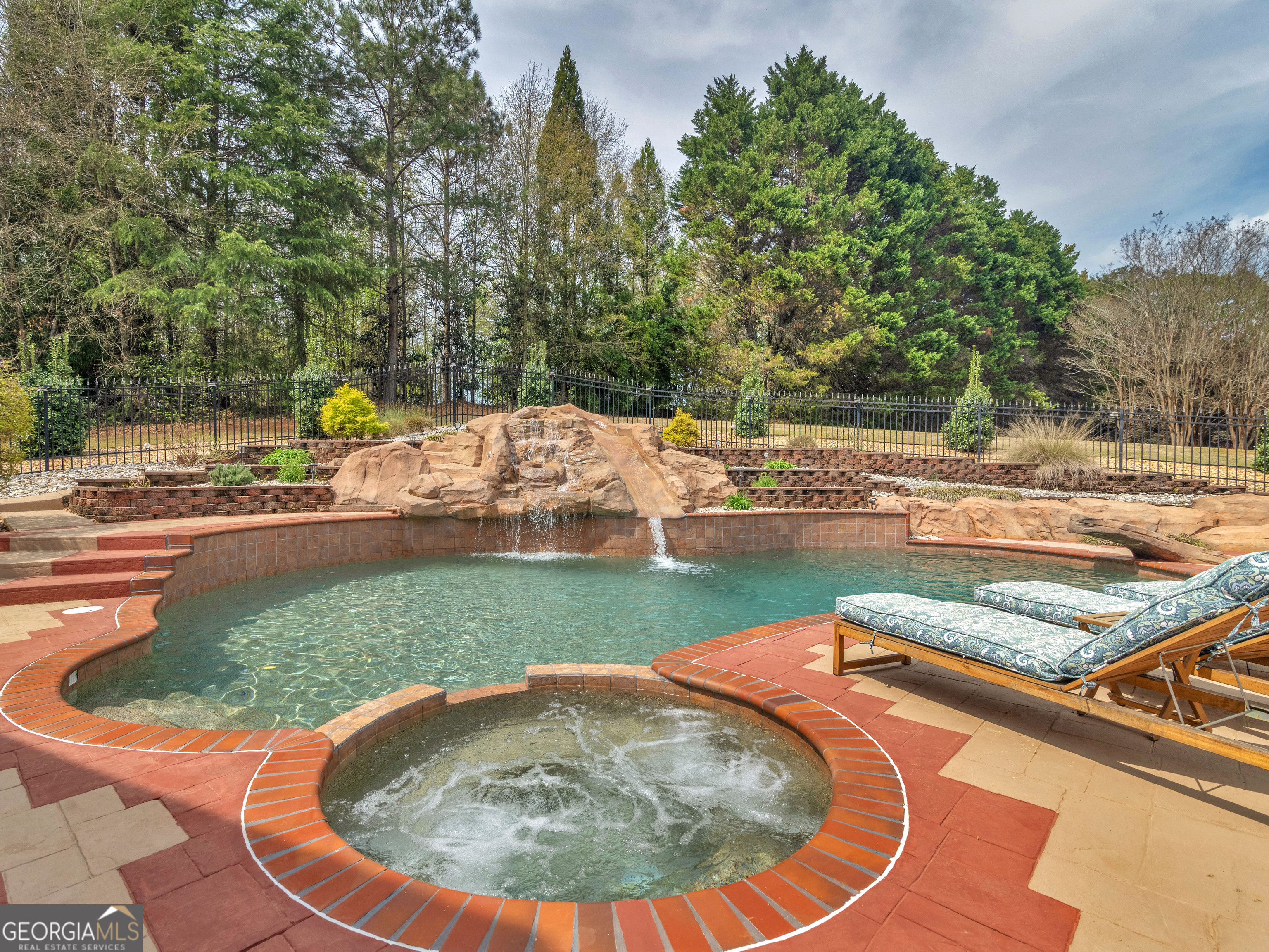 85 Highland Park Drive