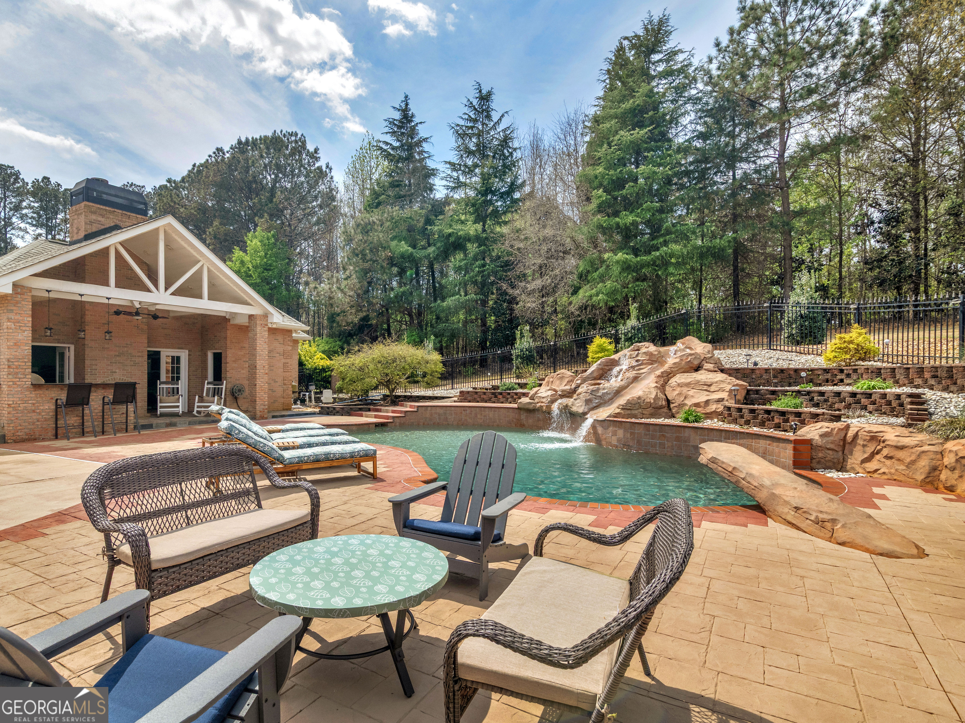 85 Highland Park Drive