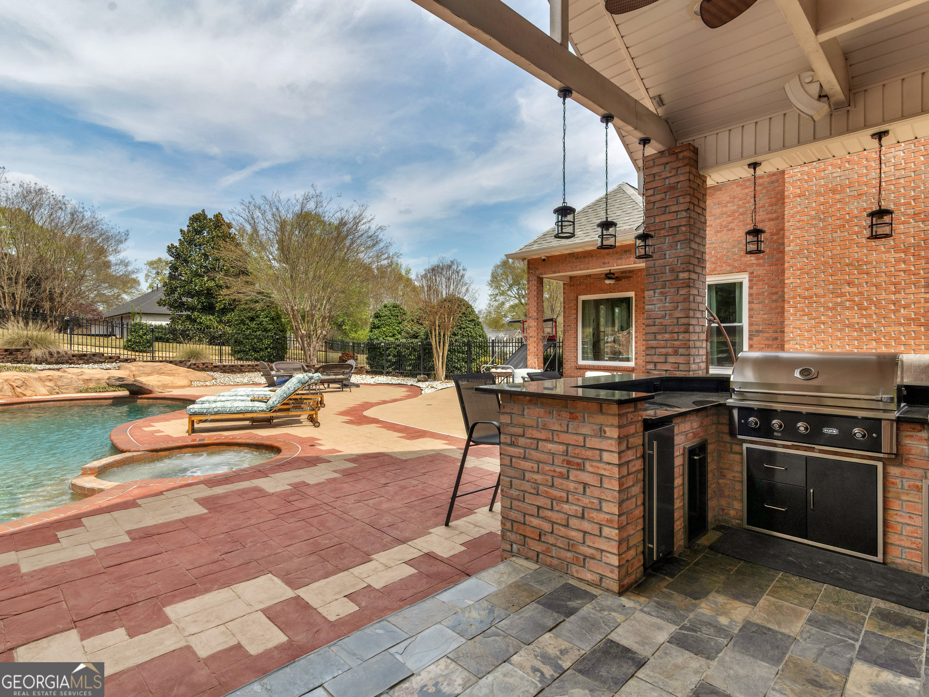 85 Highland Park Drive