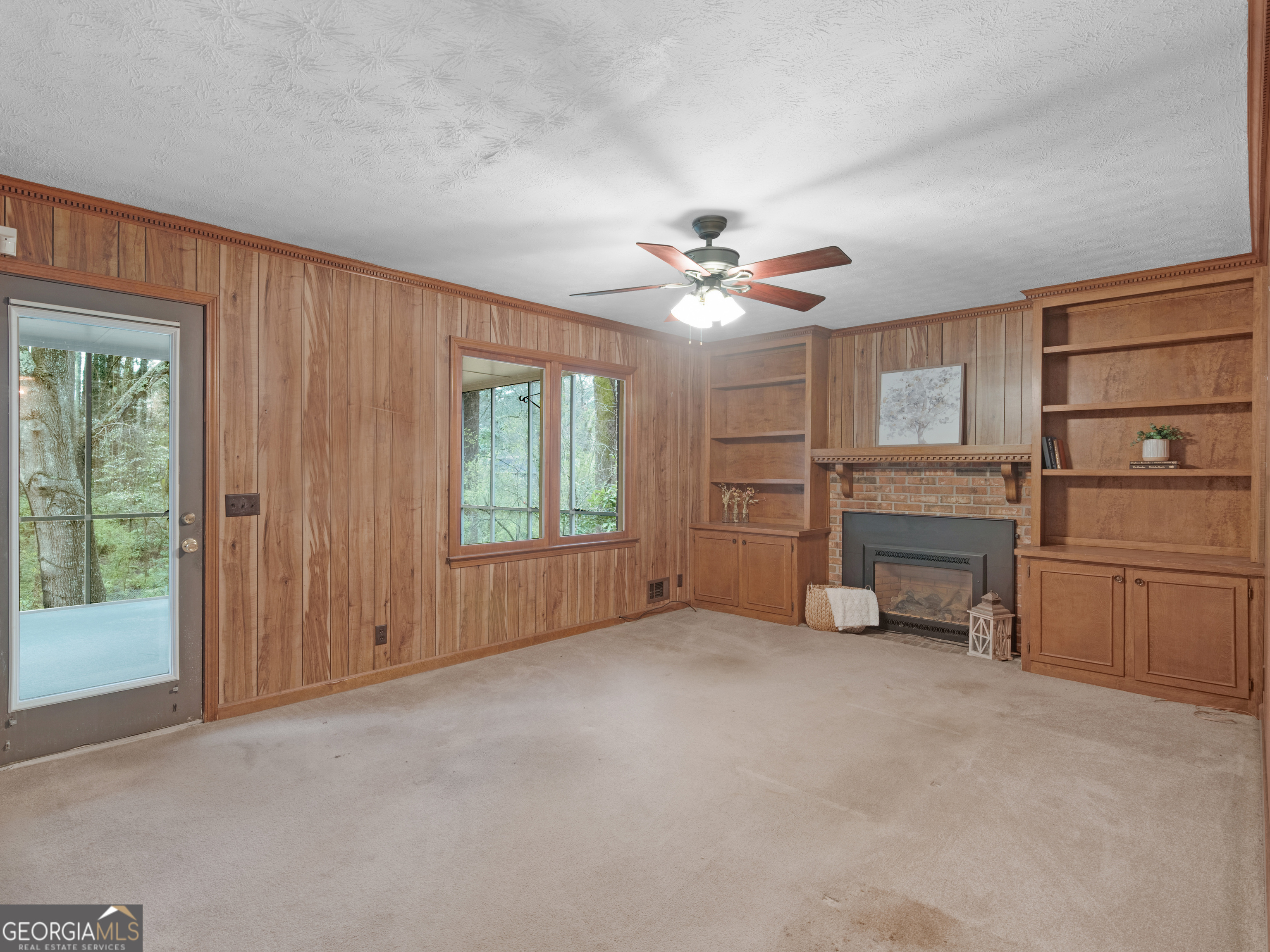 905 Sweet Briar Lane SE