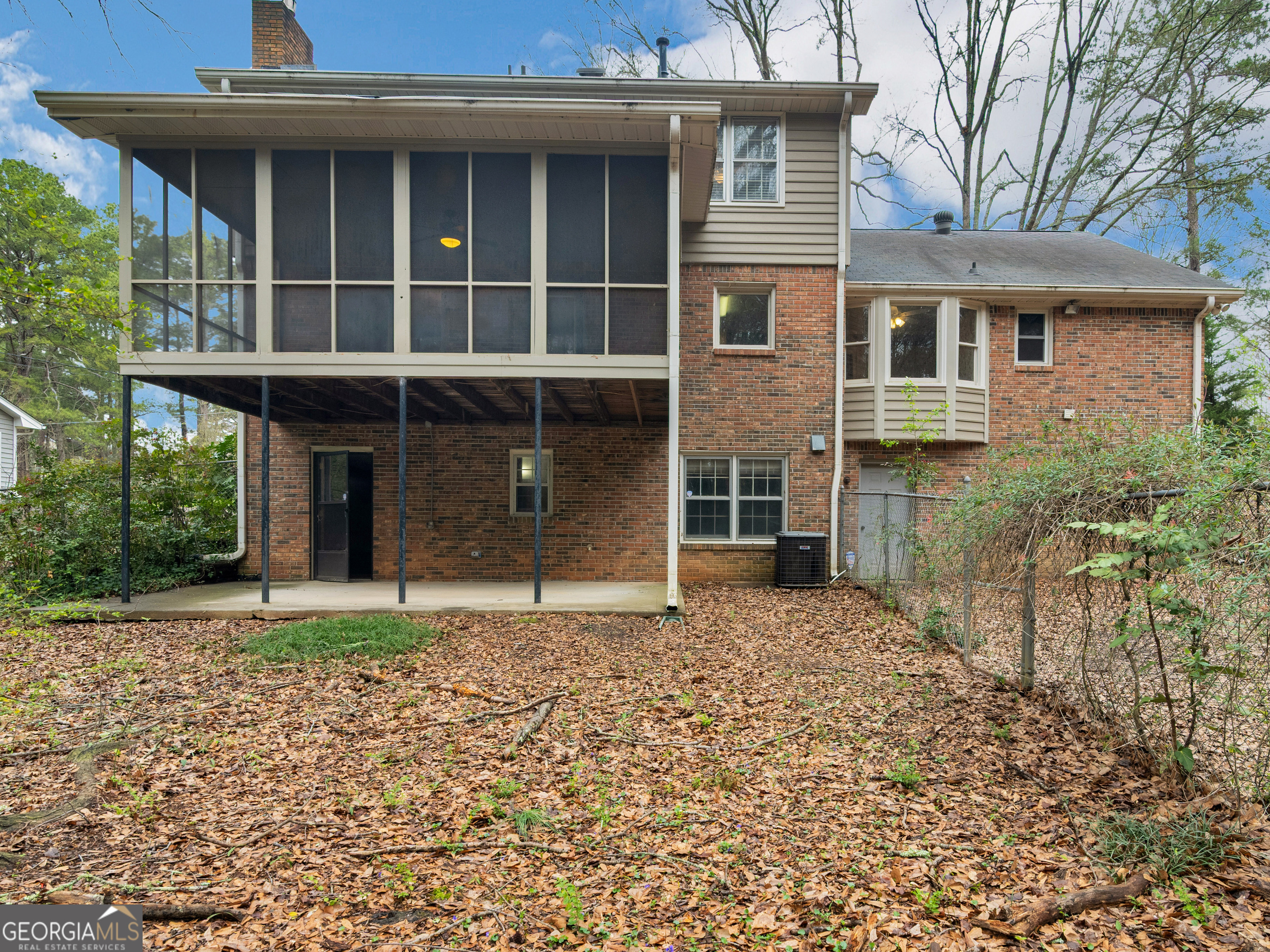 905 Sweet Briar Lane SE