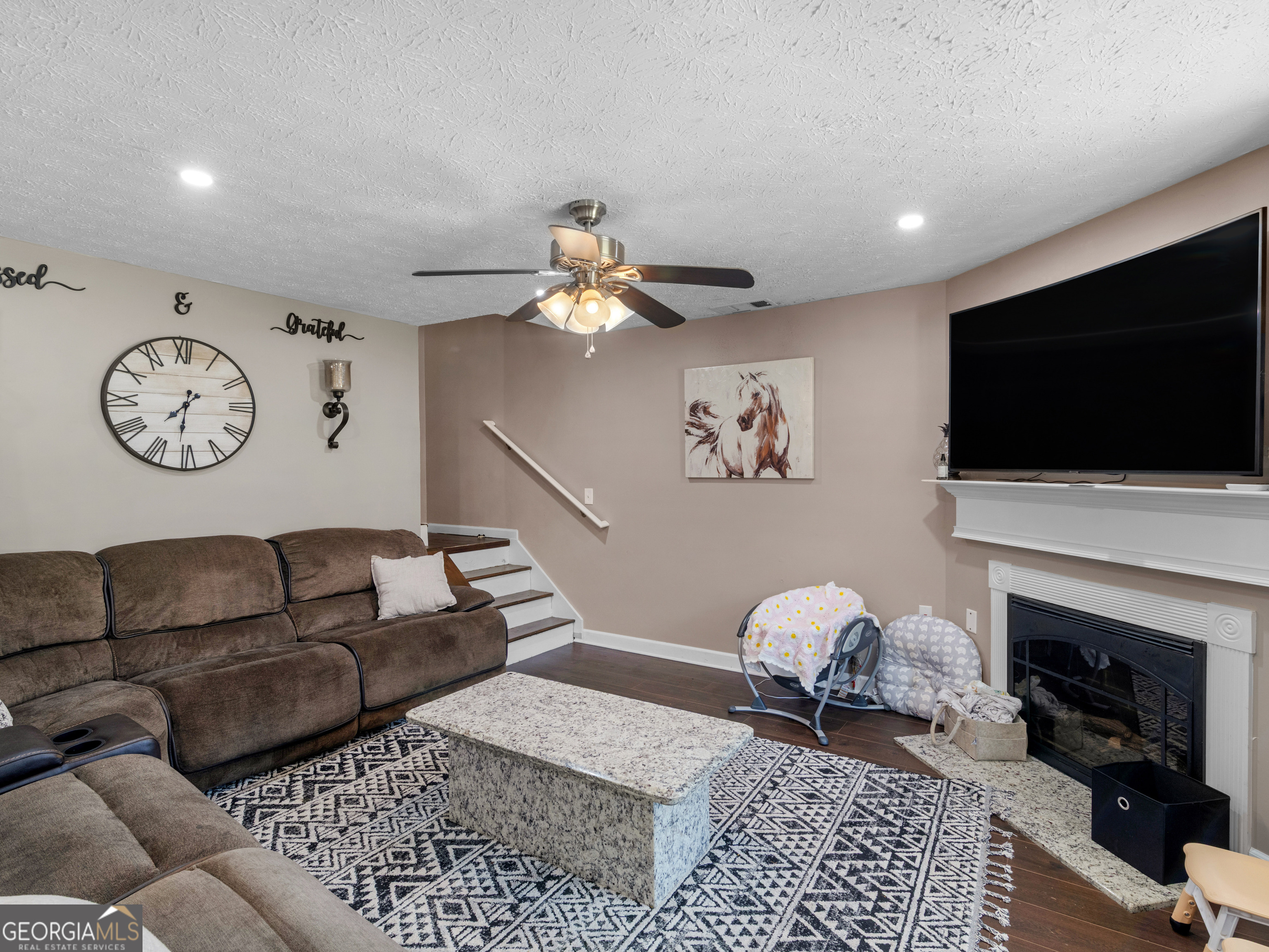 40 Rocky Hill Way