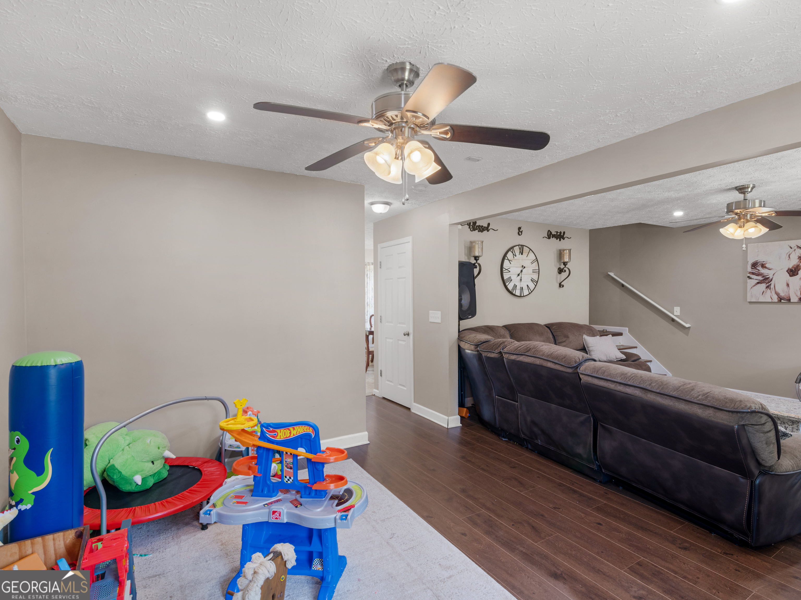40 Rocky Hill Way
