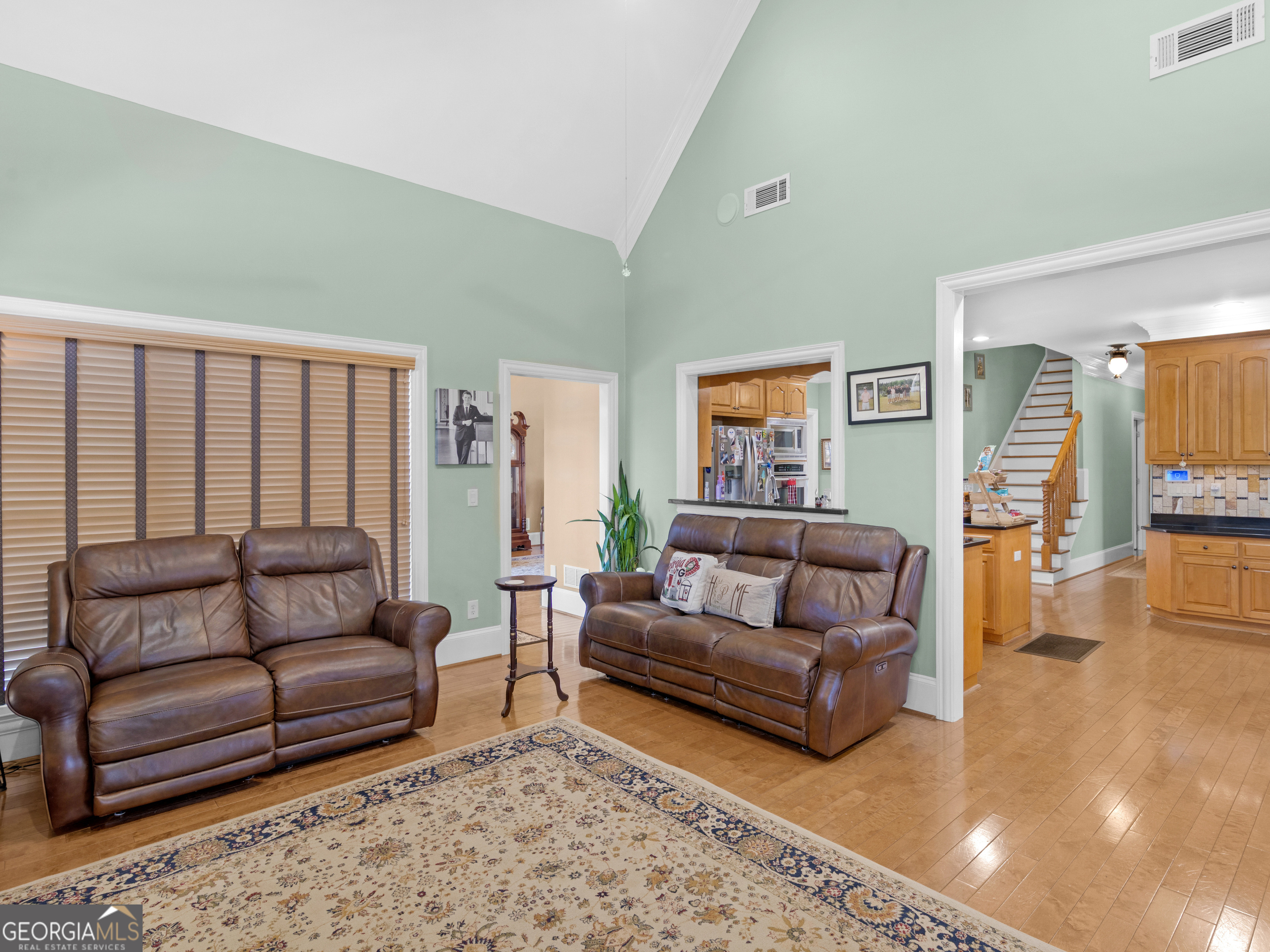 100 Cambridge Drive S