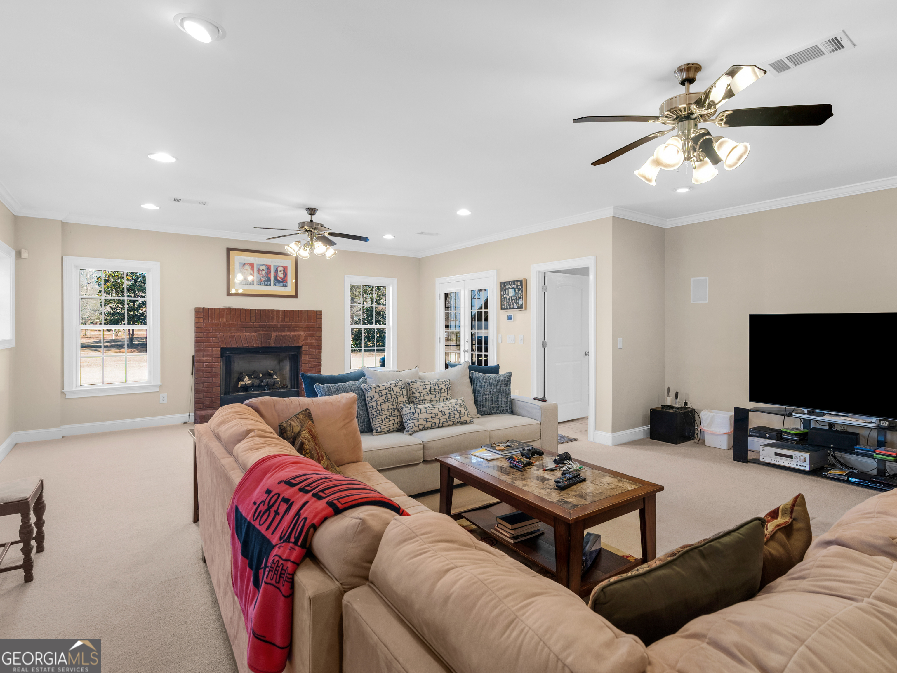 100 Cambridge Drive S