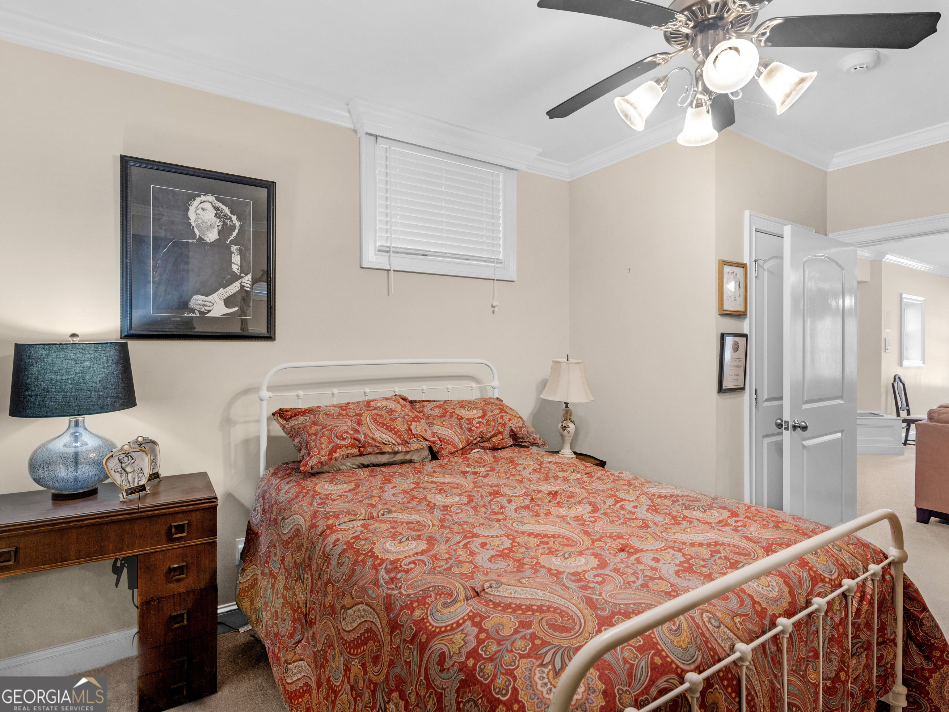 100 Cambridge Drive S