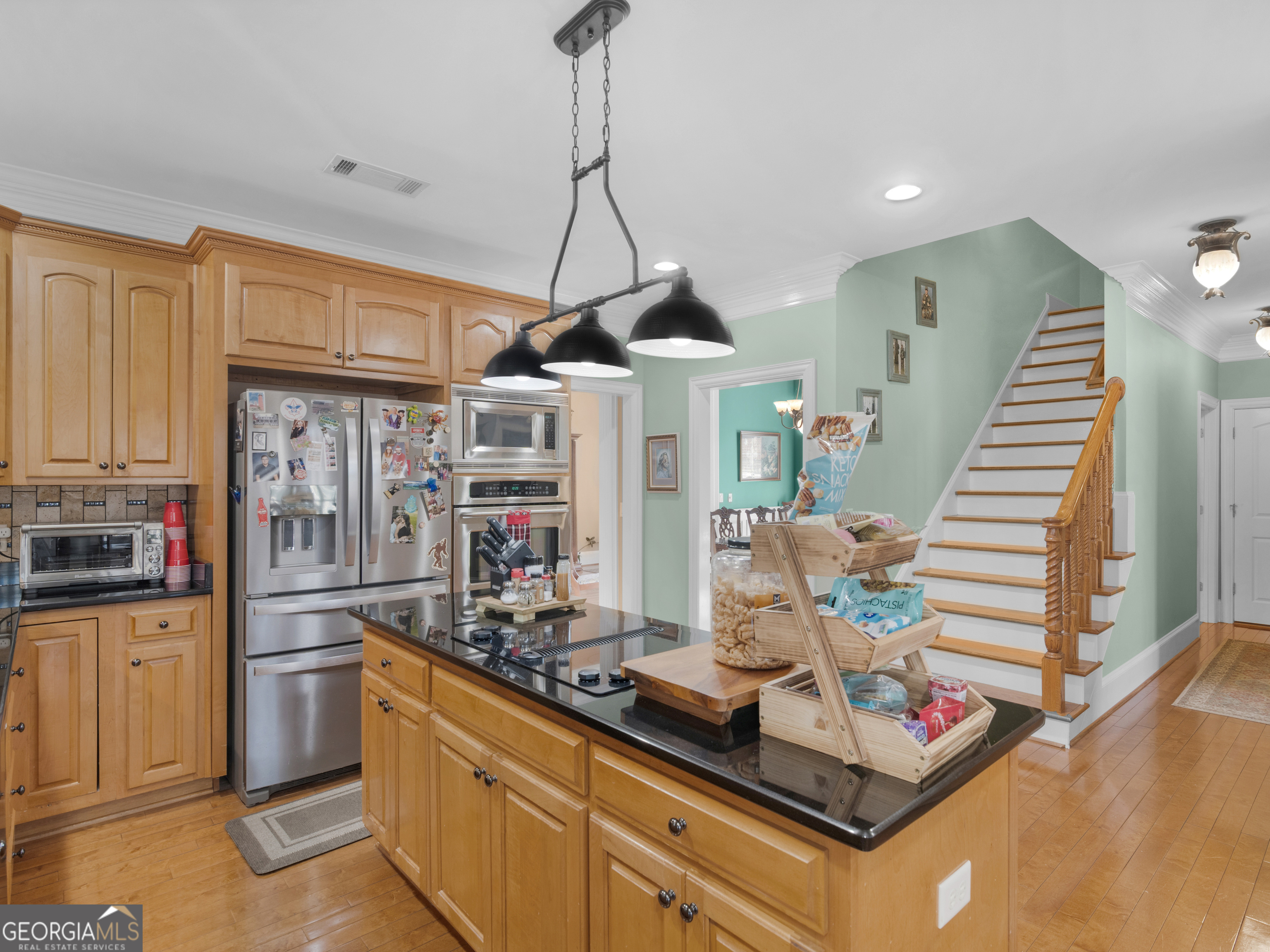 100 Cambridge Drive S