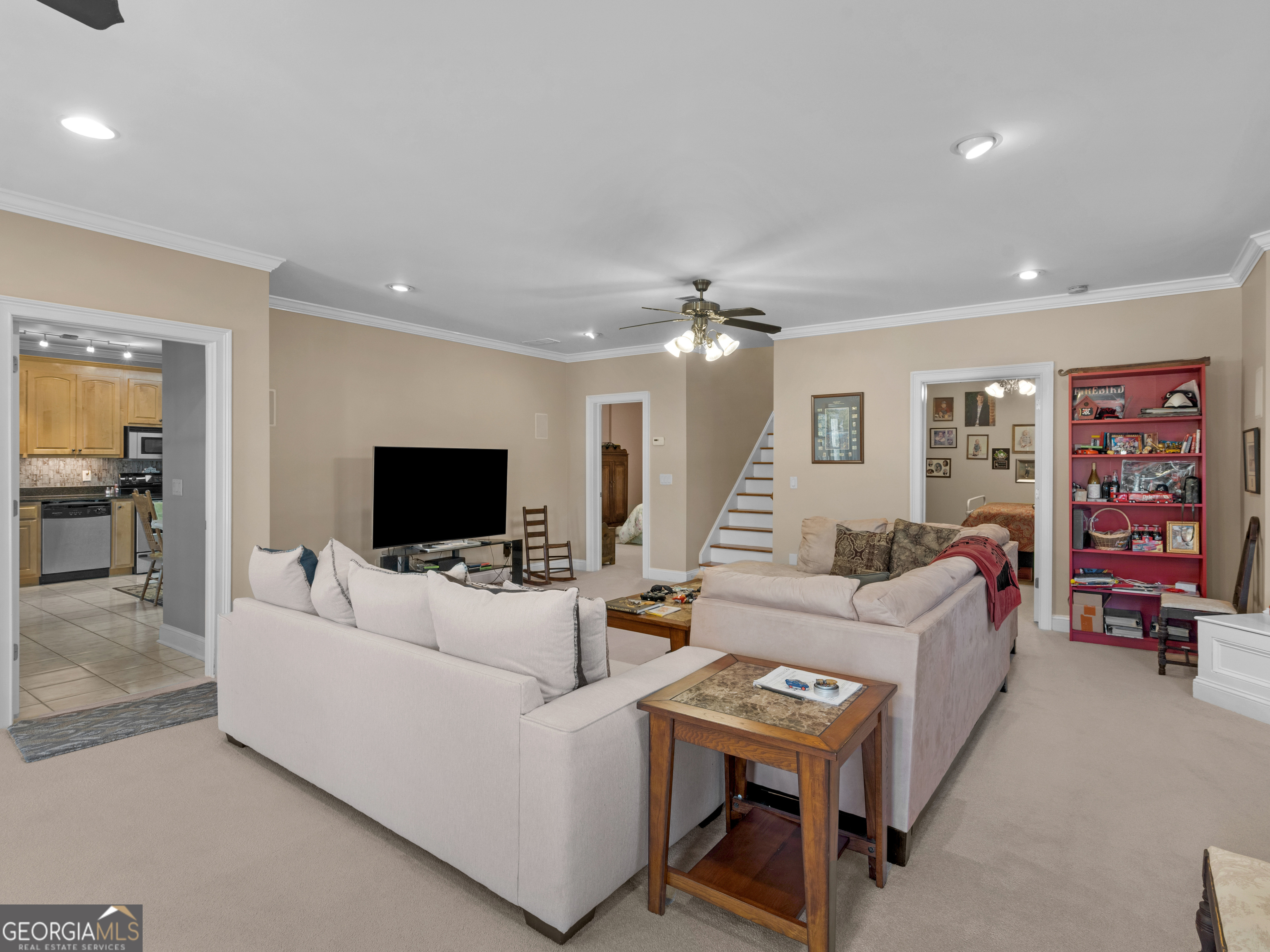 100 Cambridge Drive S