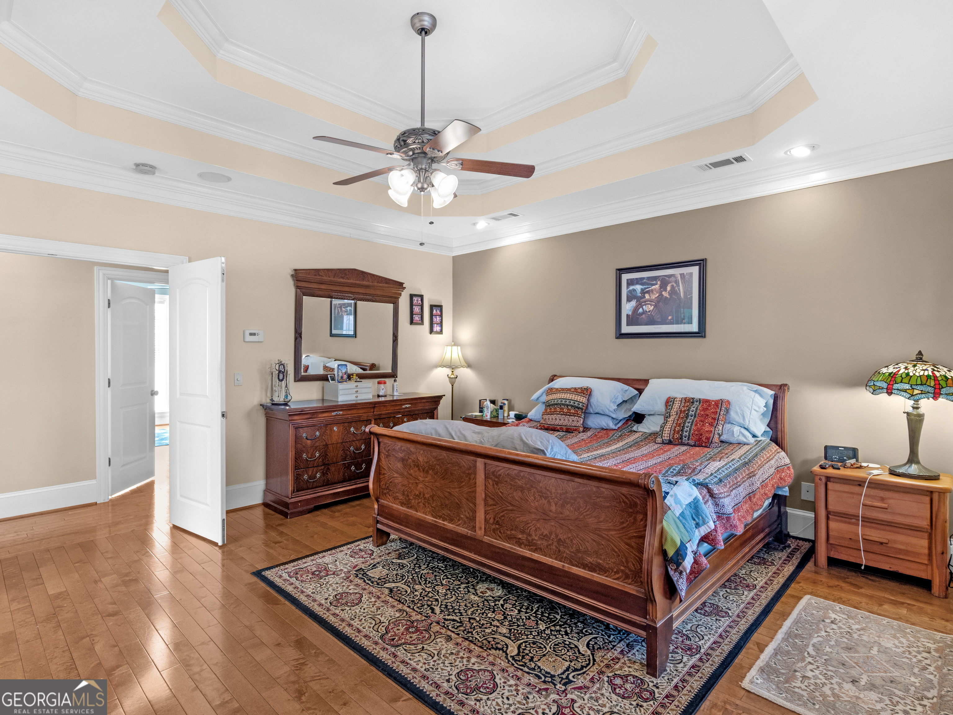 100 Cambridge Drive S