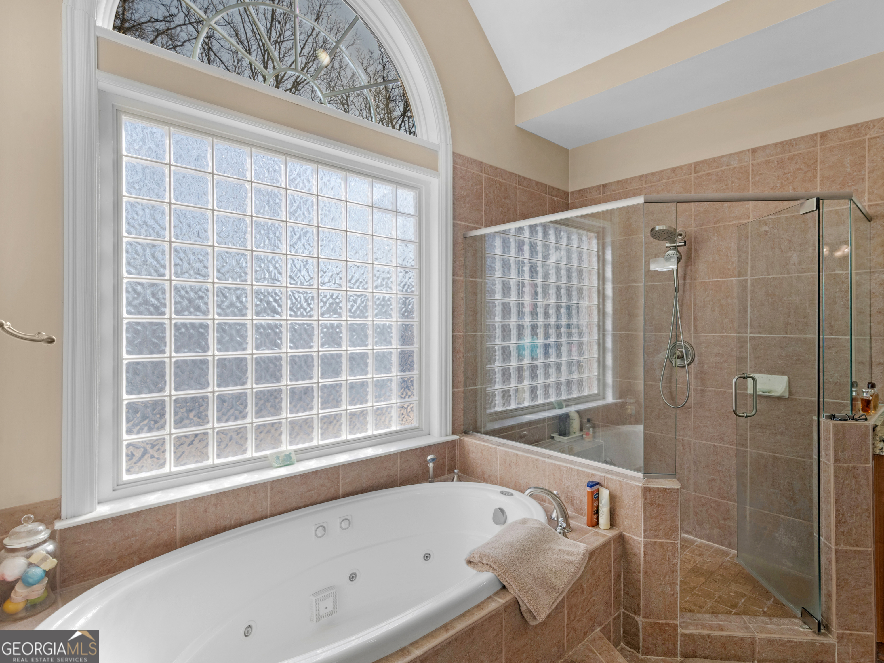 100 Cambridge Drive S