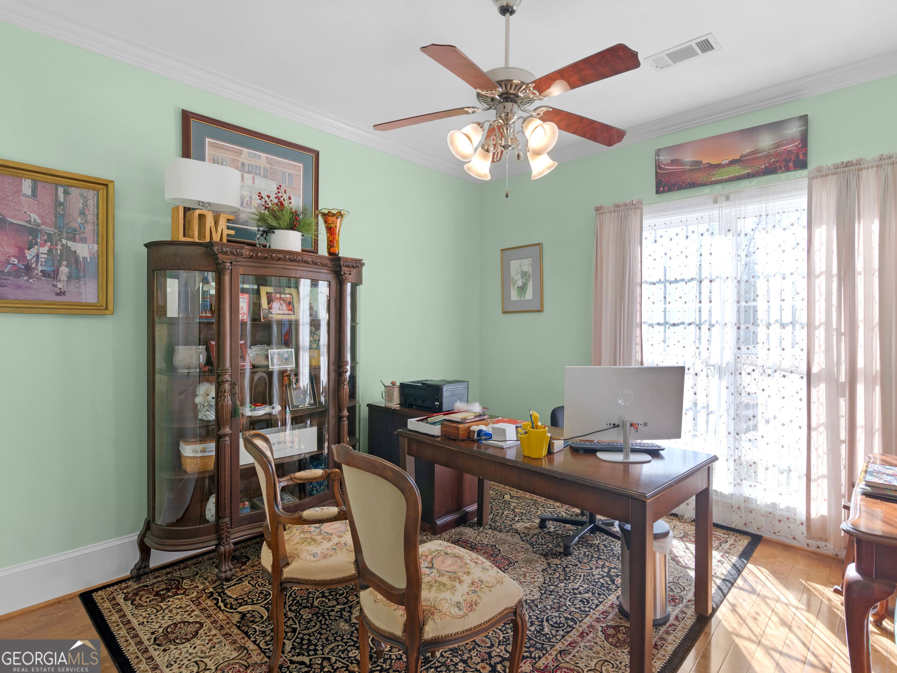 100 Cambridge Drive S