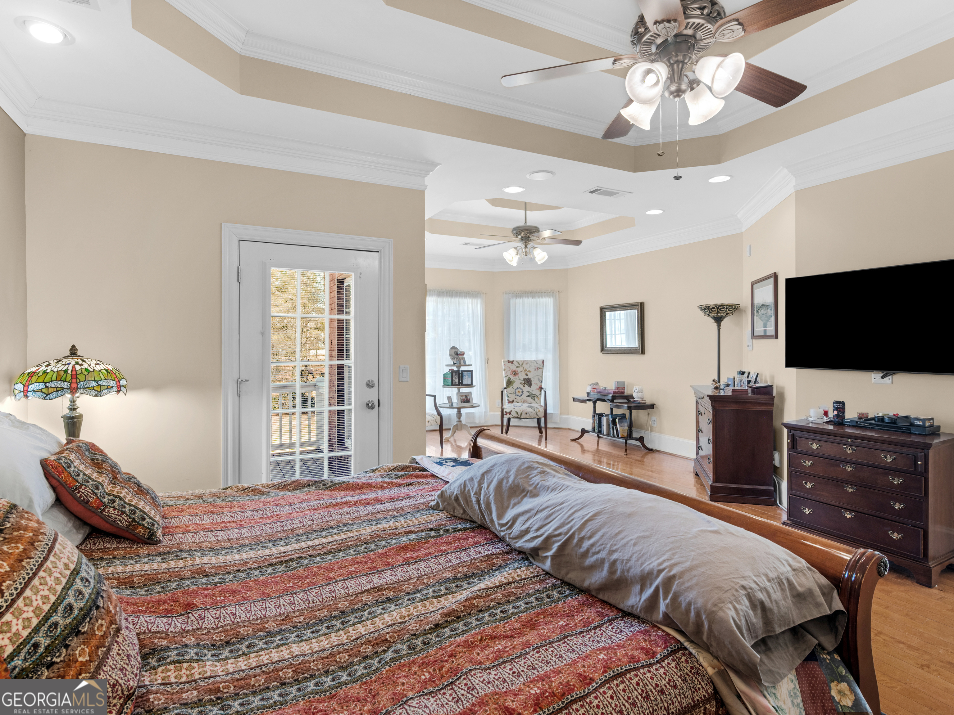 100 Cambridge Drive S