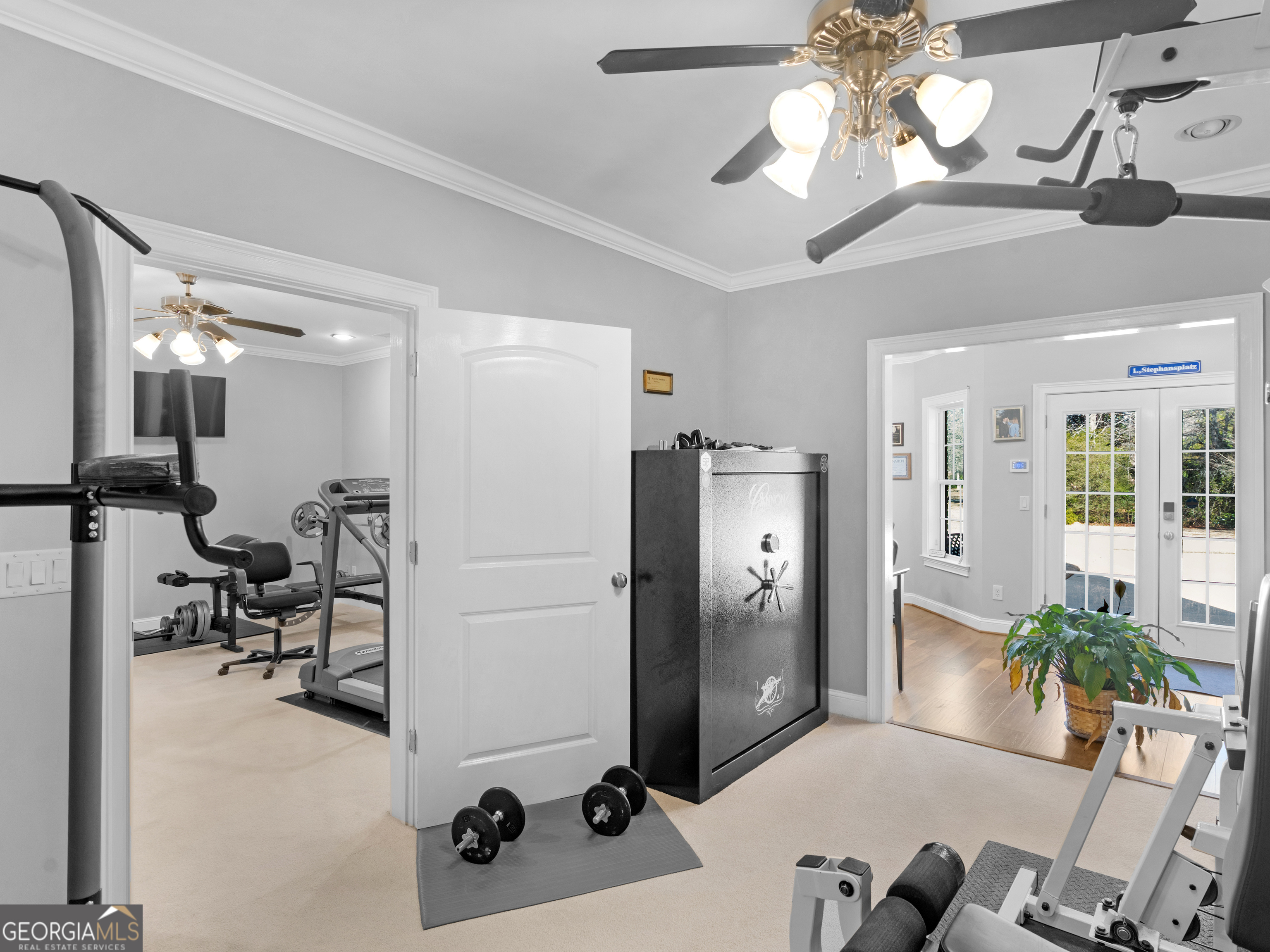 100 Cambridge Drive S