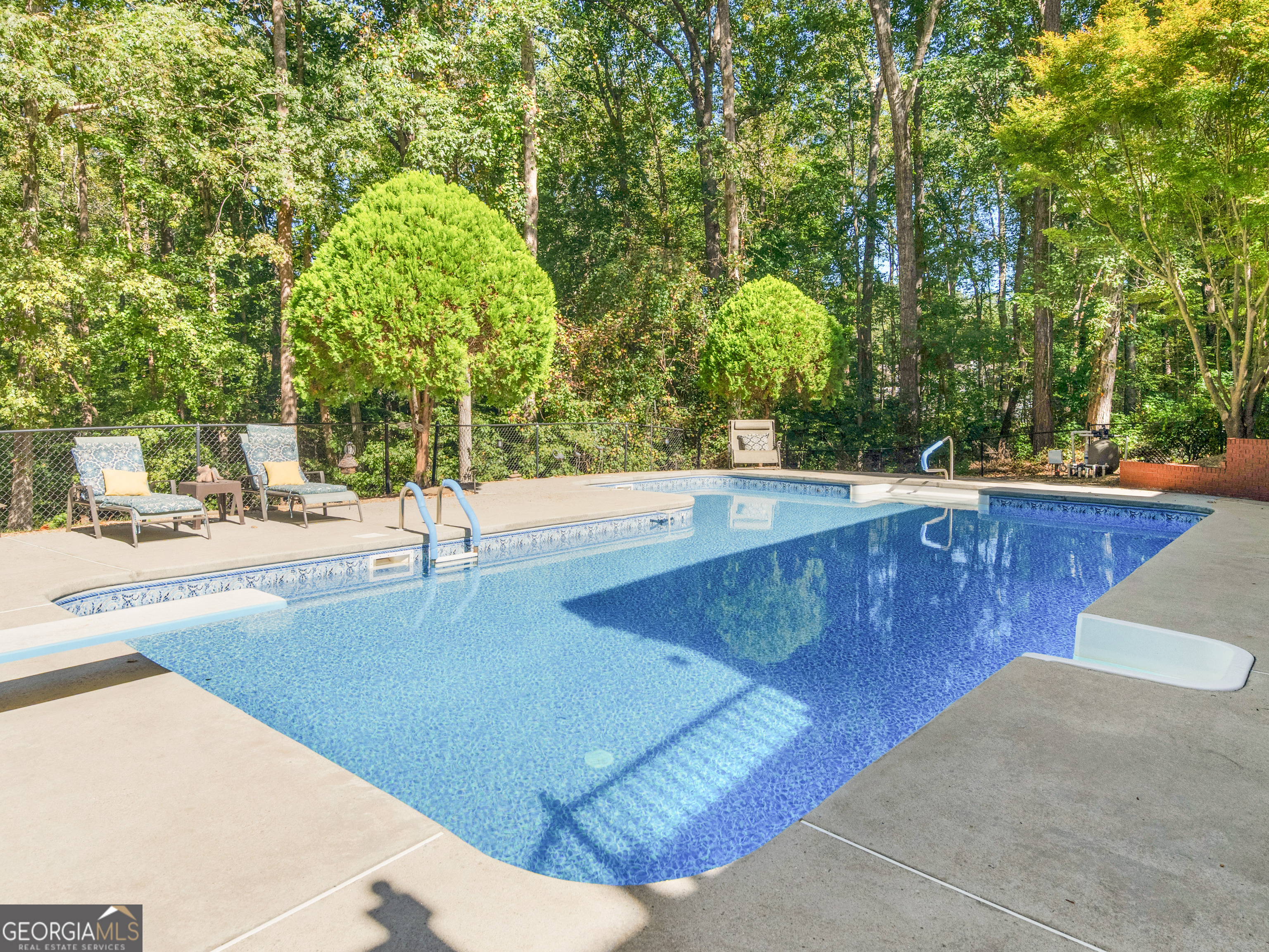 325 Country Side Drive