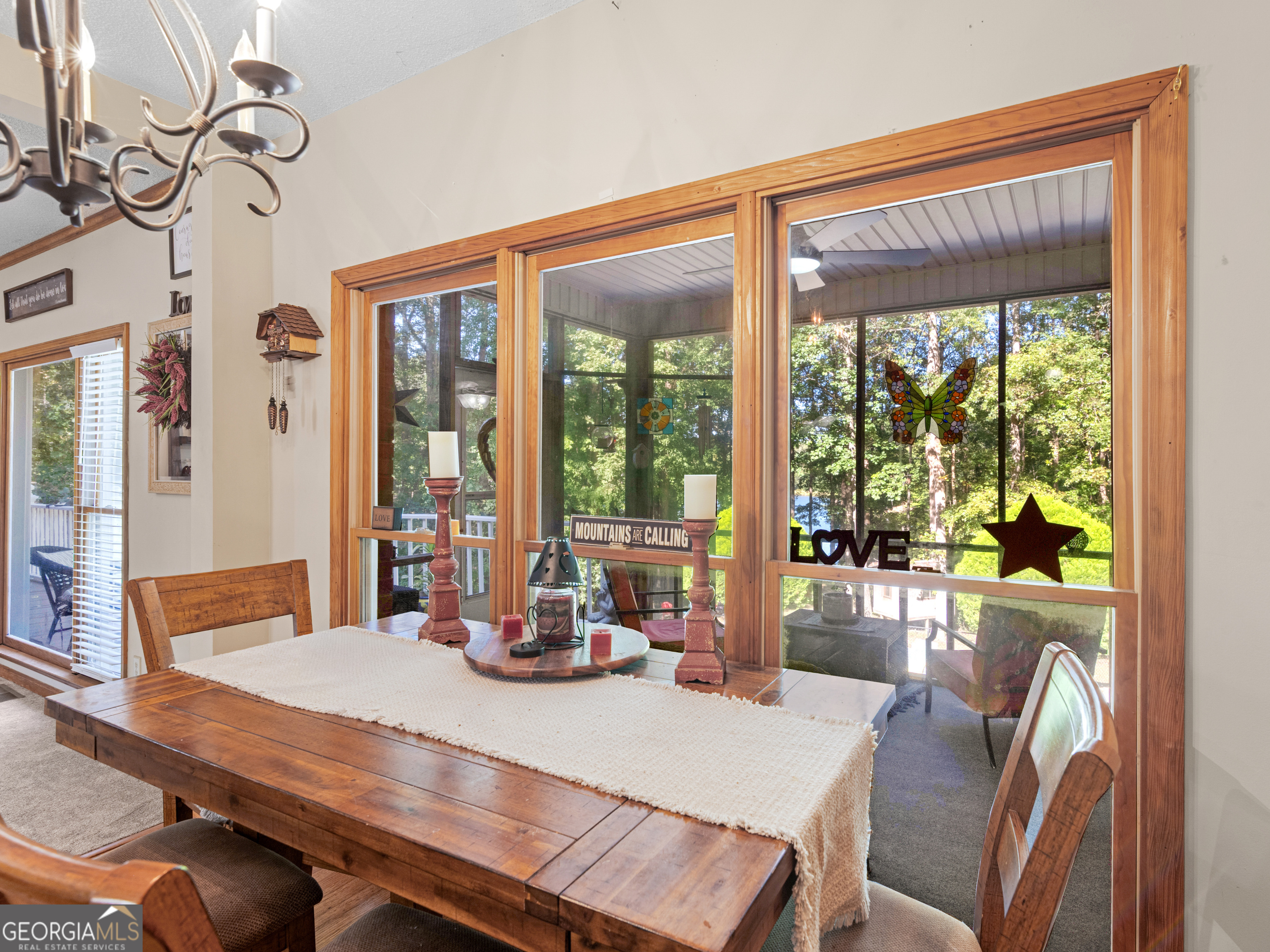 325 Country Side Drive