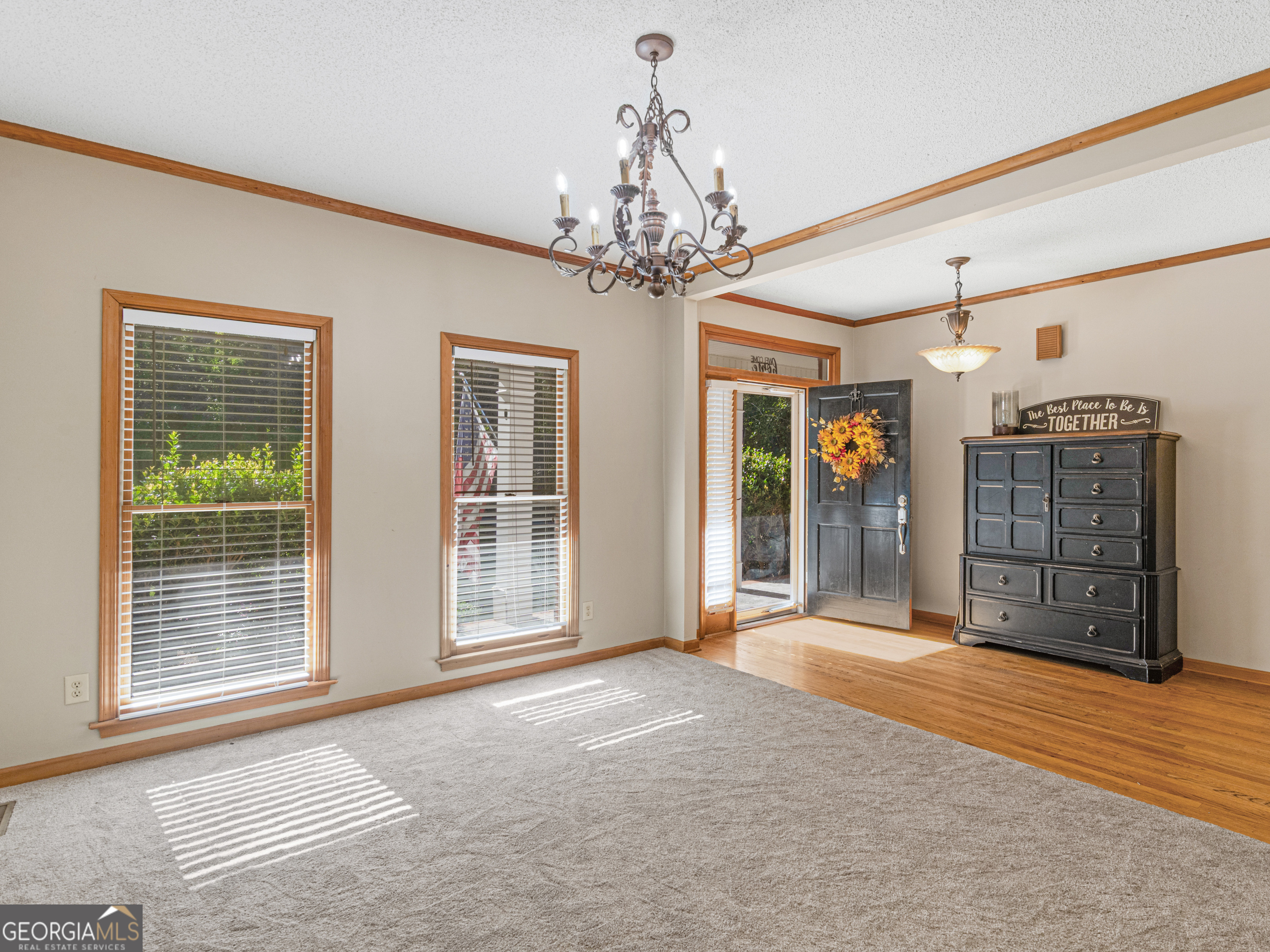 325 Country Side Drive