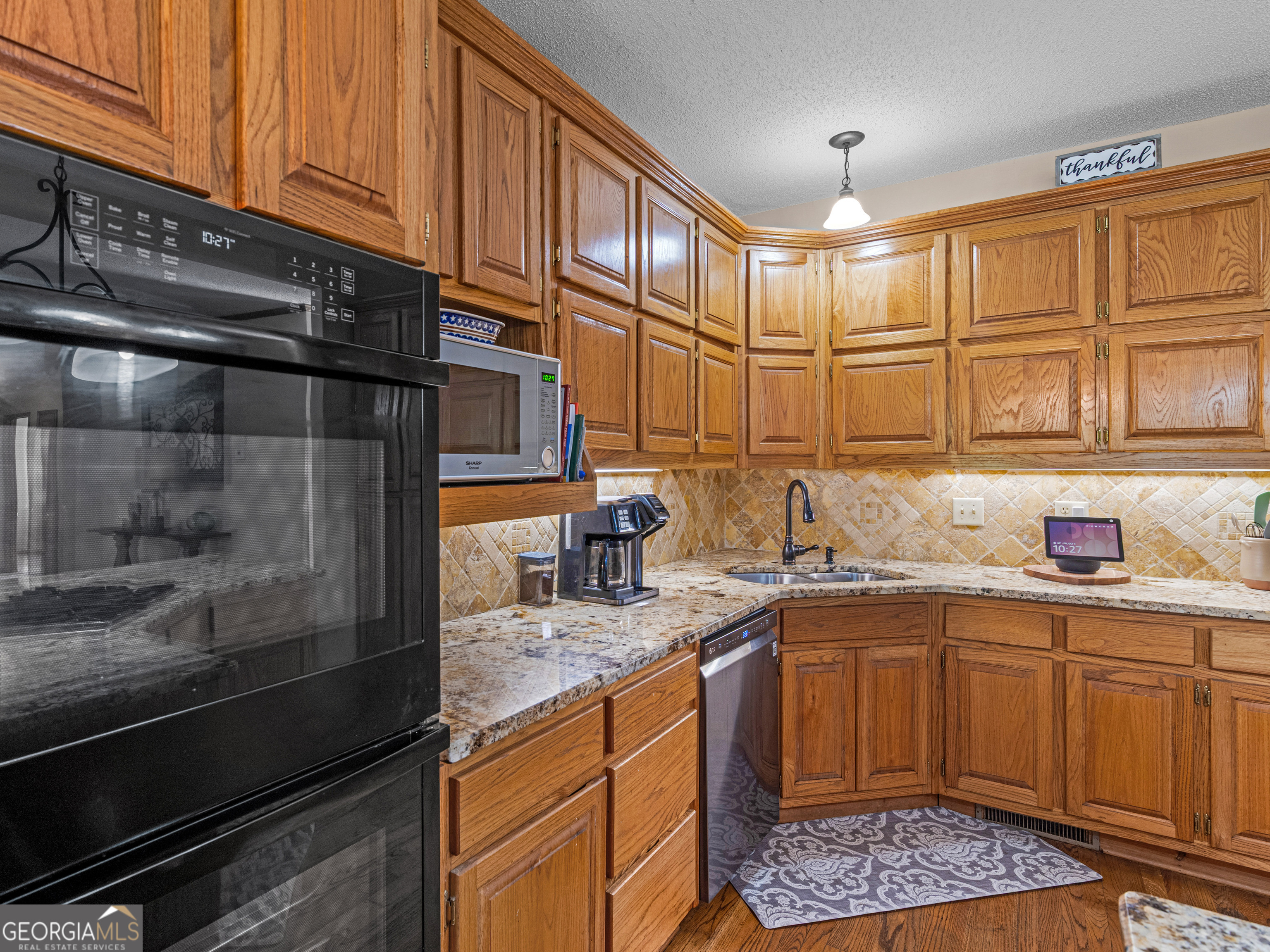 325 Country Side Drive