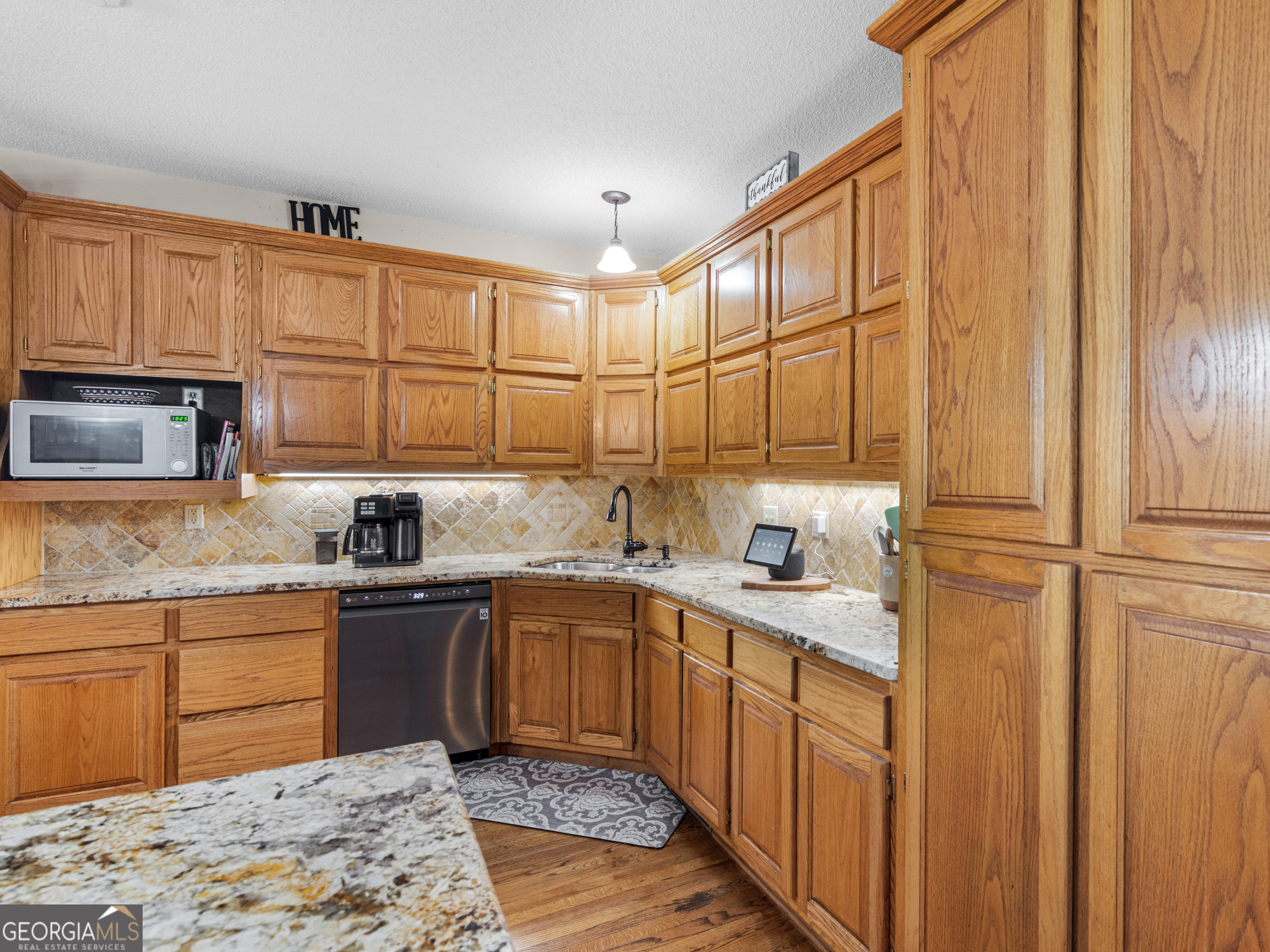 325 Country Side Drive