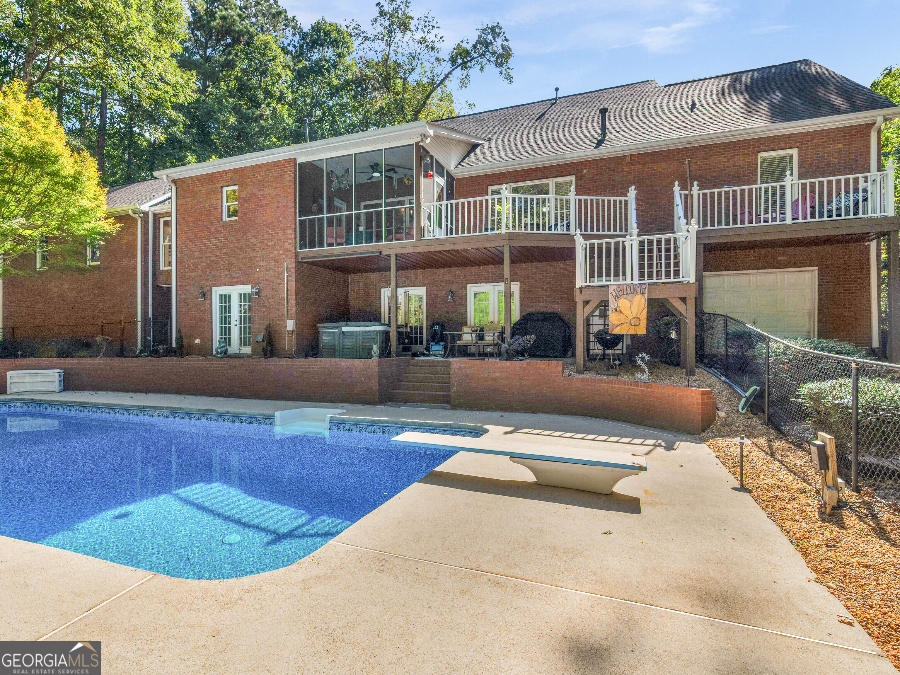 325 Country Side Drive