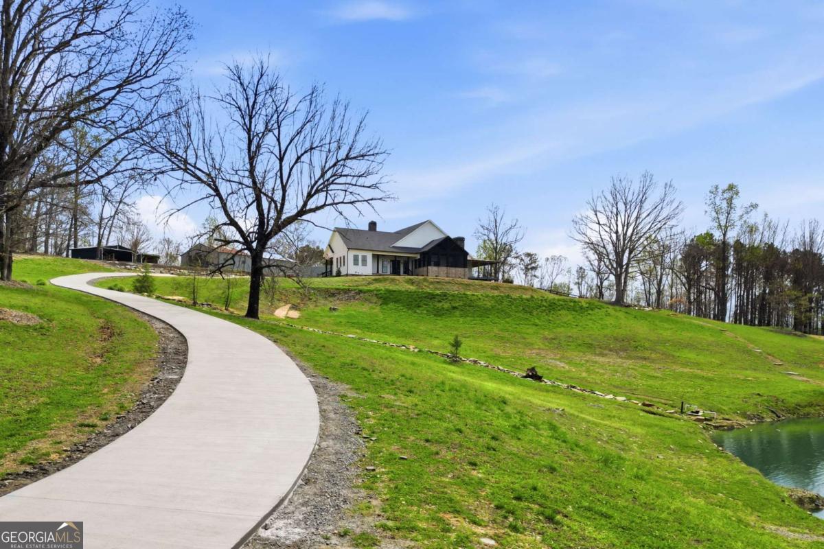738 Overlook Trail