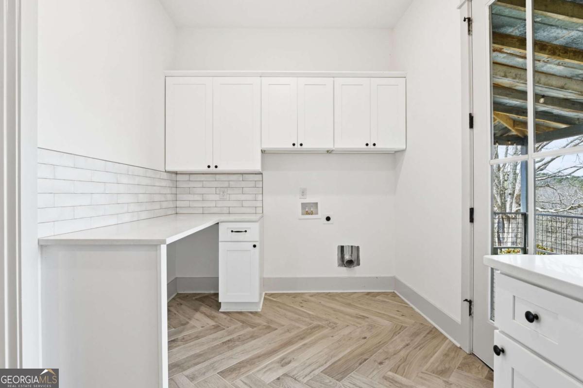 738 Overlook Trail