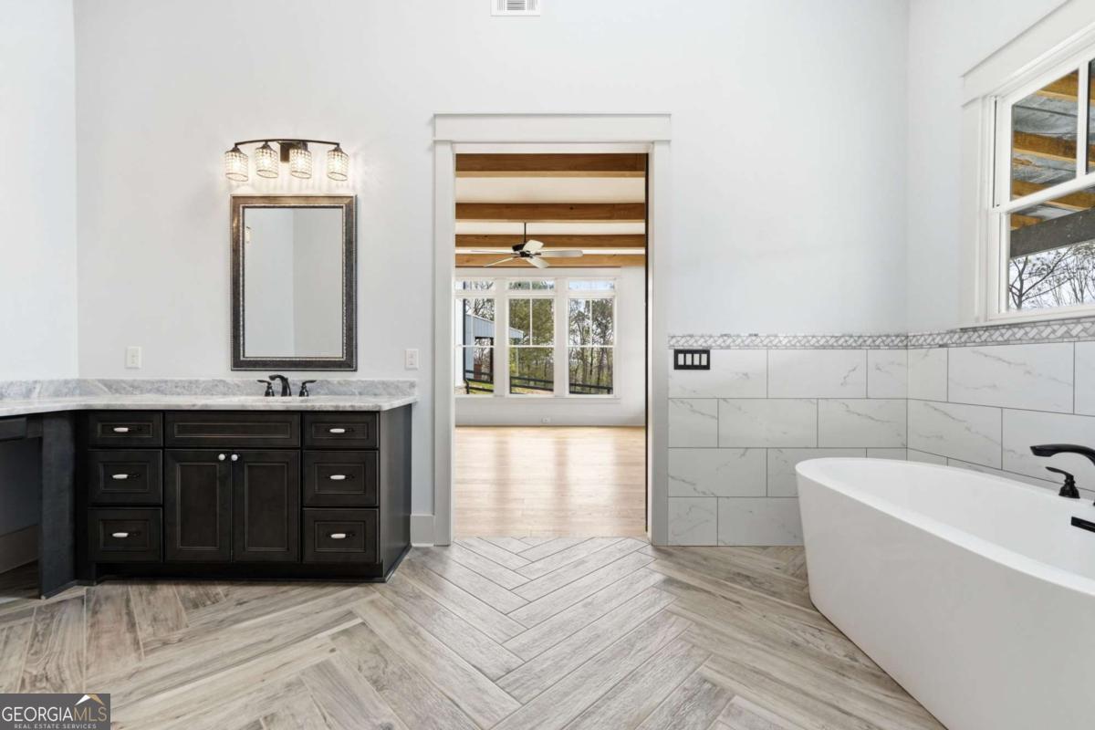 738 Overlook Trail