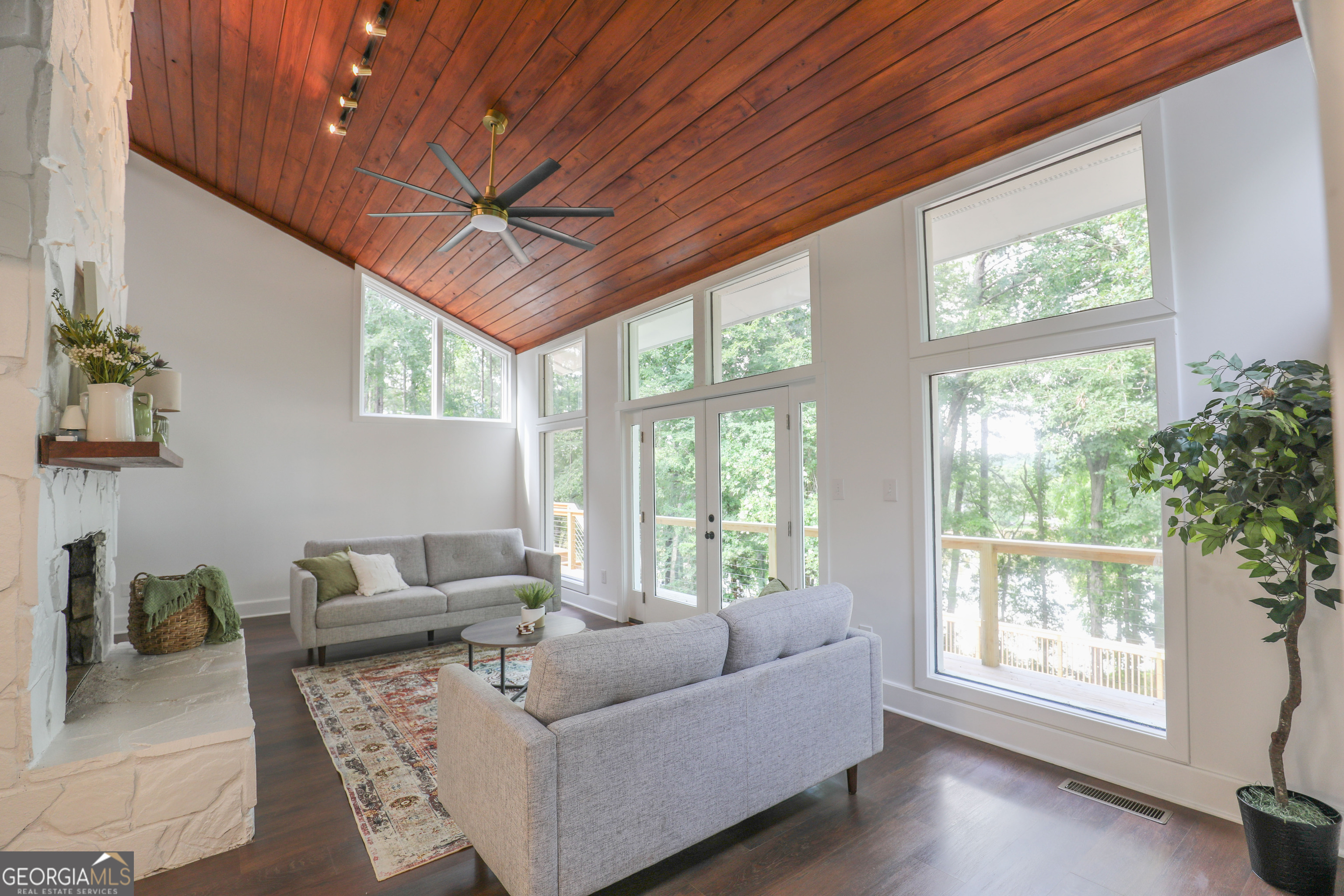 212 Southland Drive