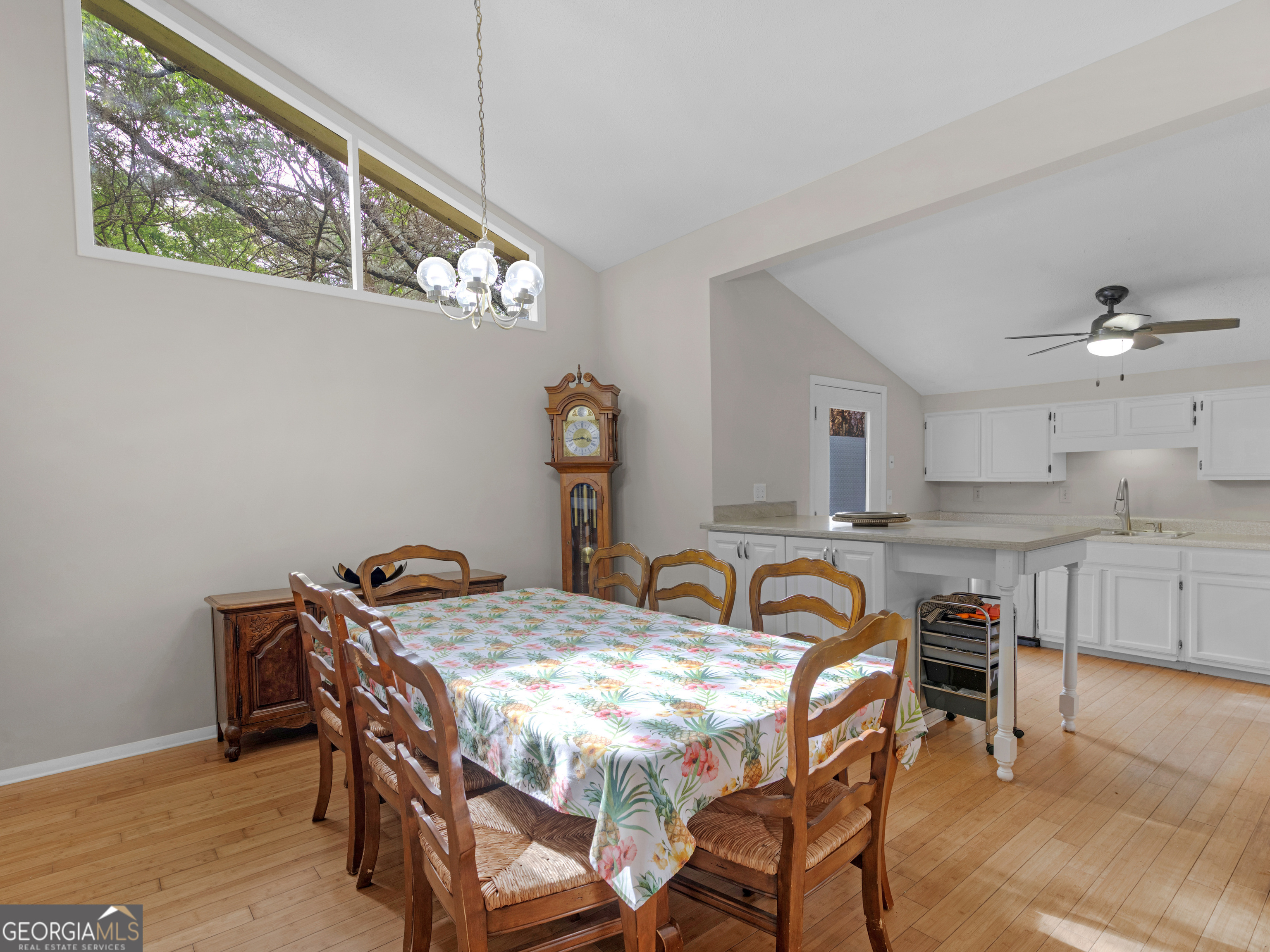 915 Strawberry Court