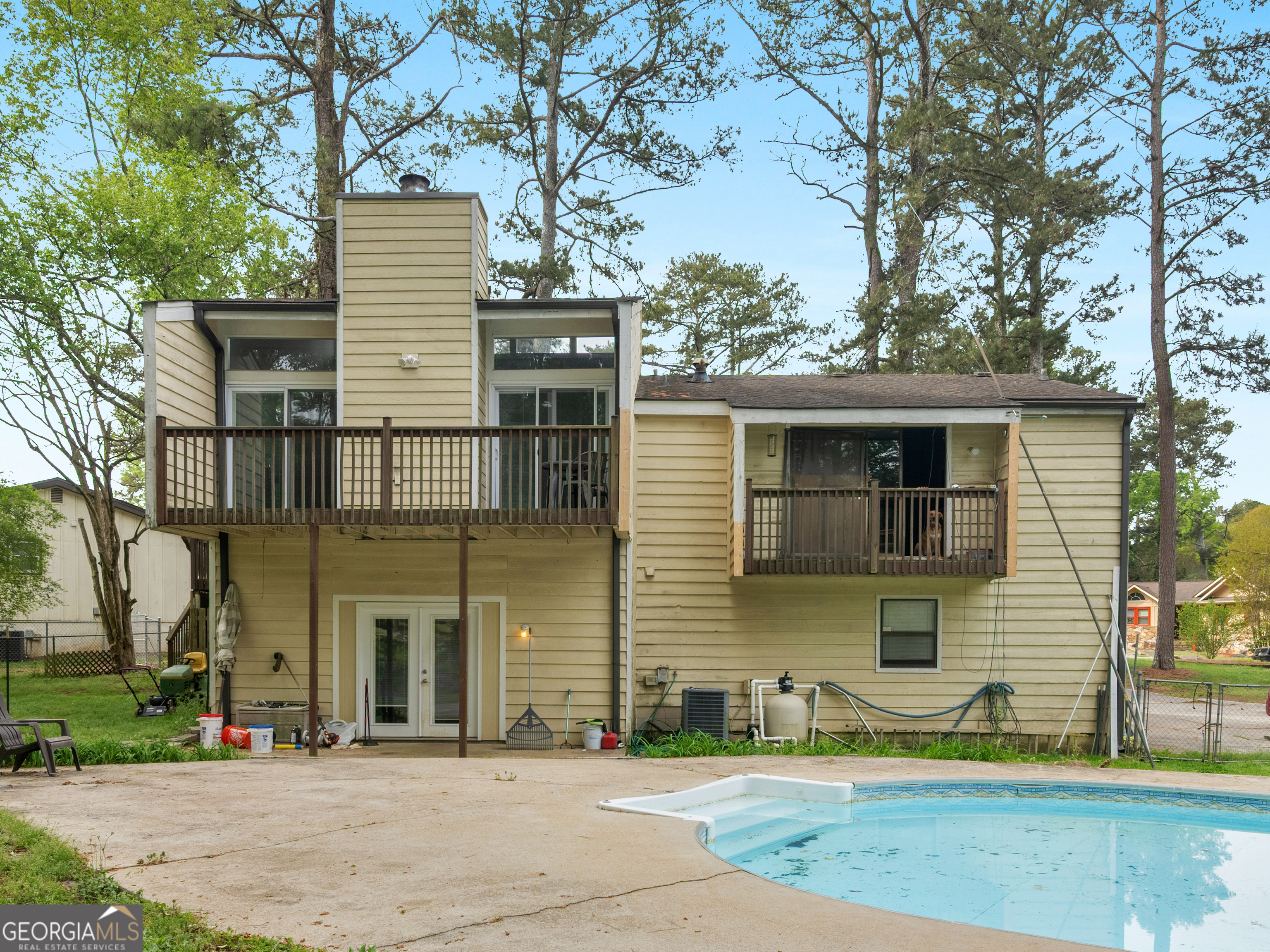 915 Strawberry Court