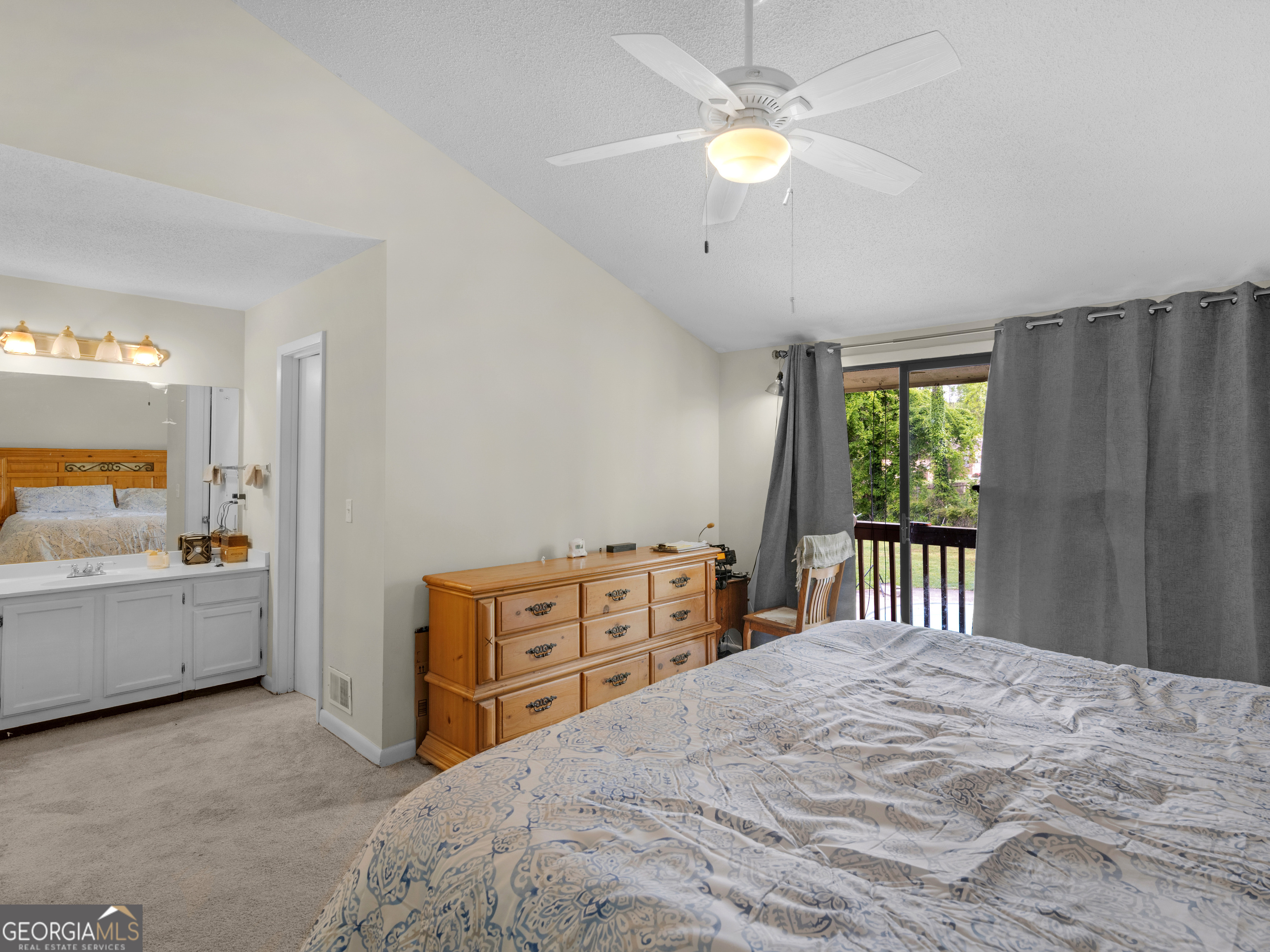 915 Strawberry Court