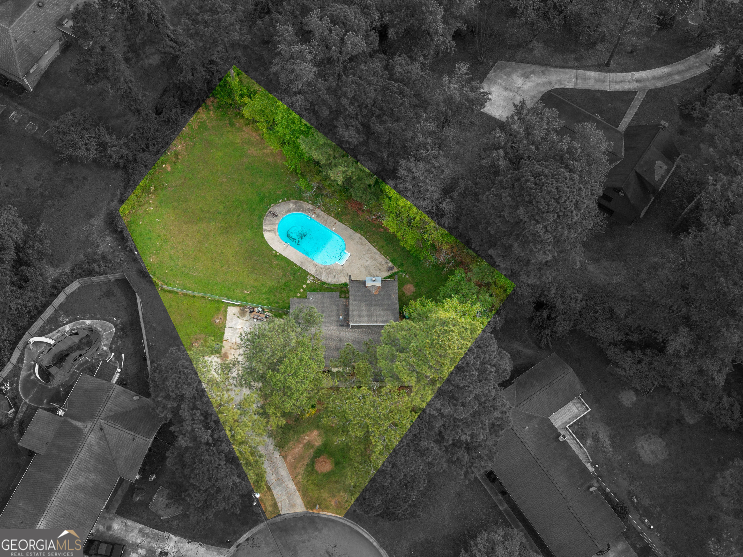 915 Strawberry Court