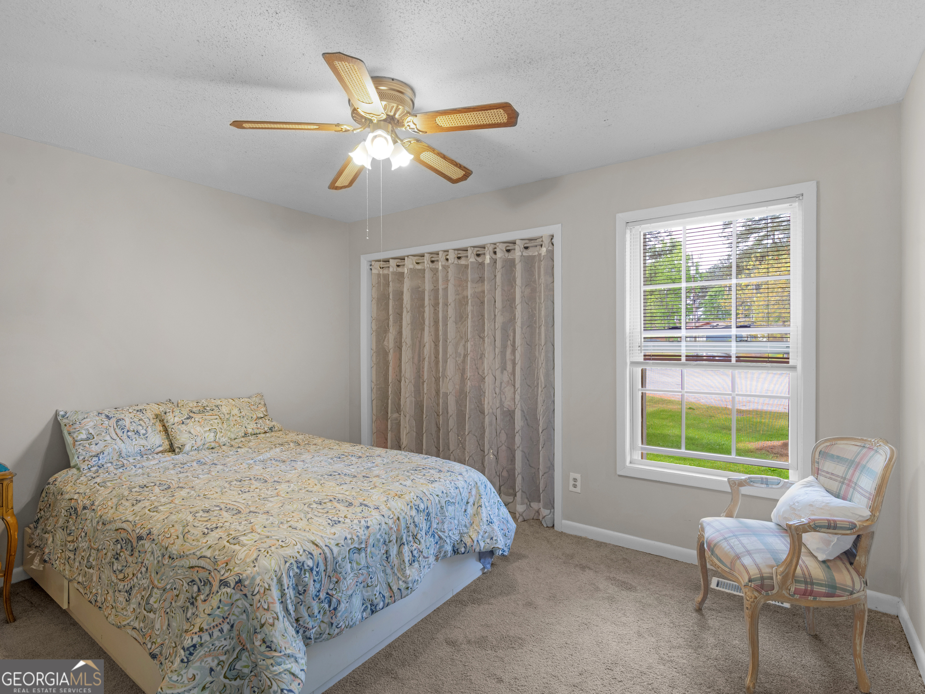 915 Strawberry Court