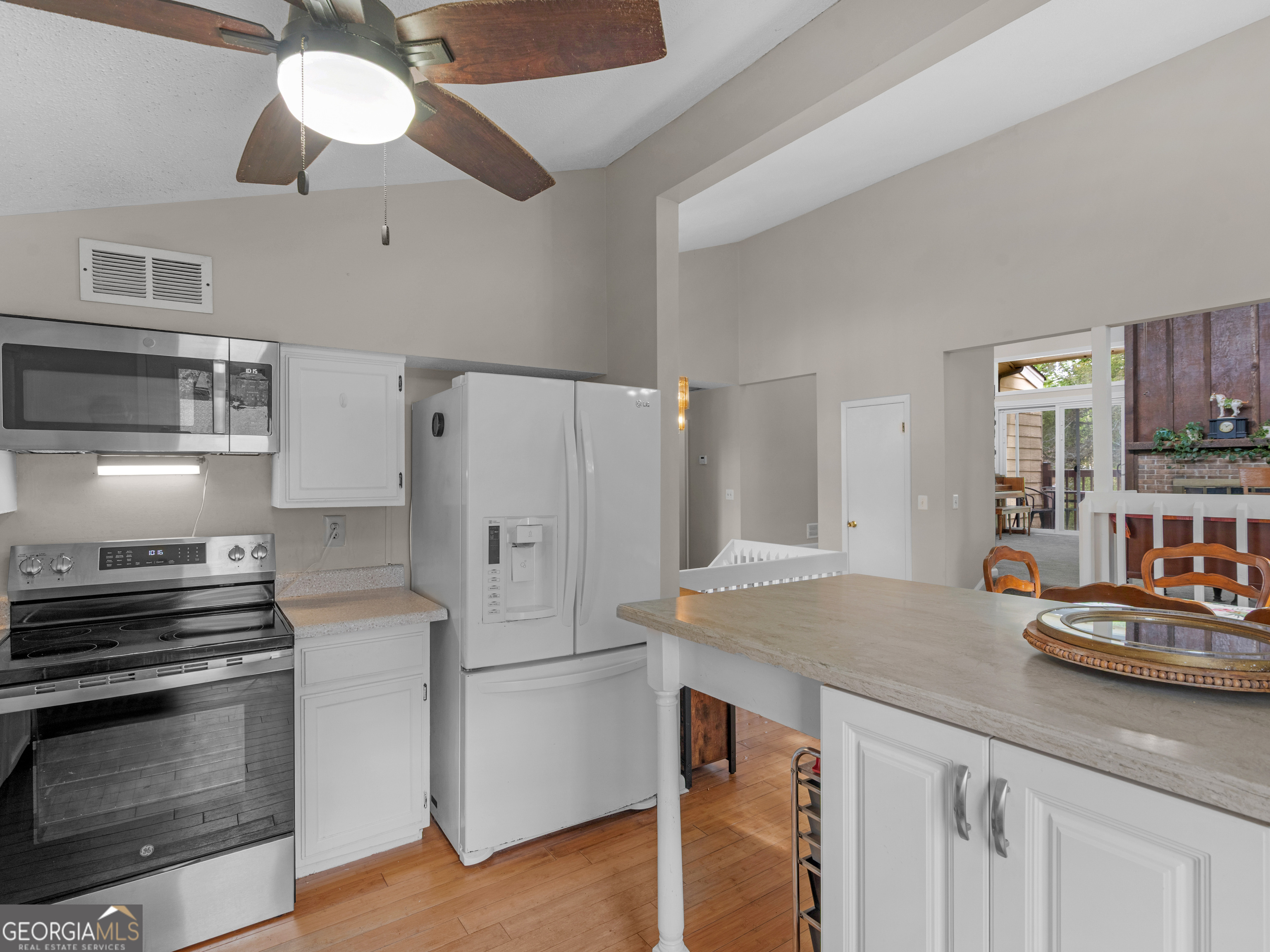 915 Strawberry Court