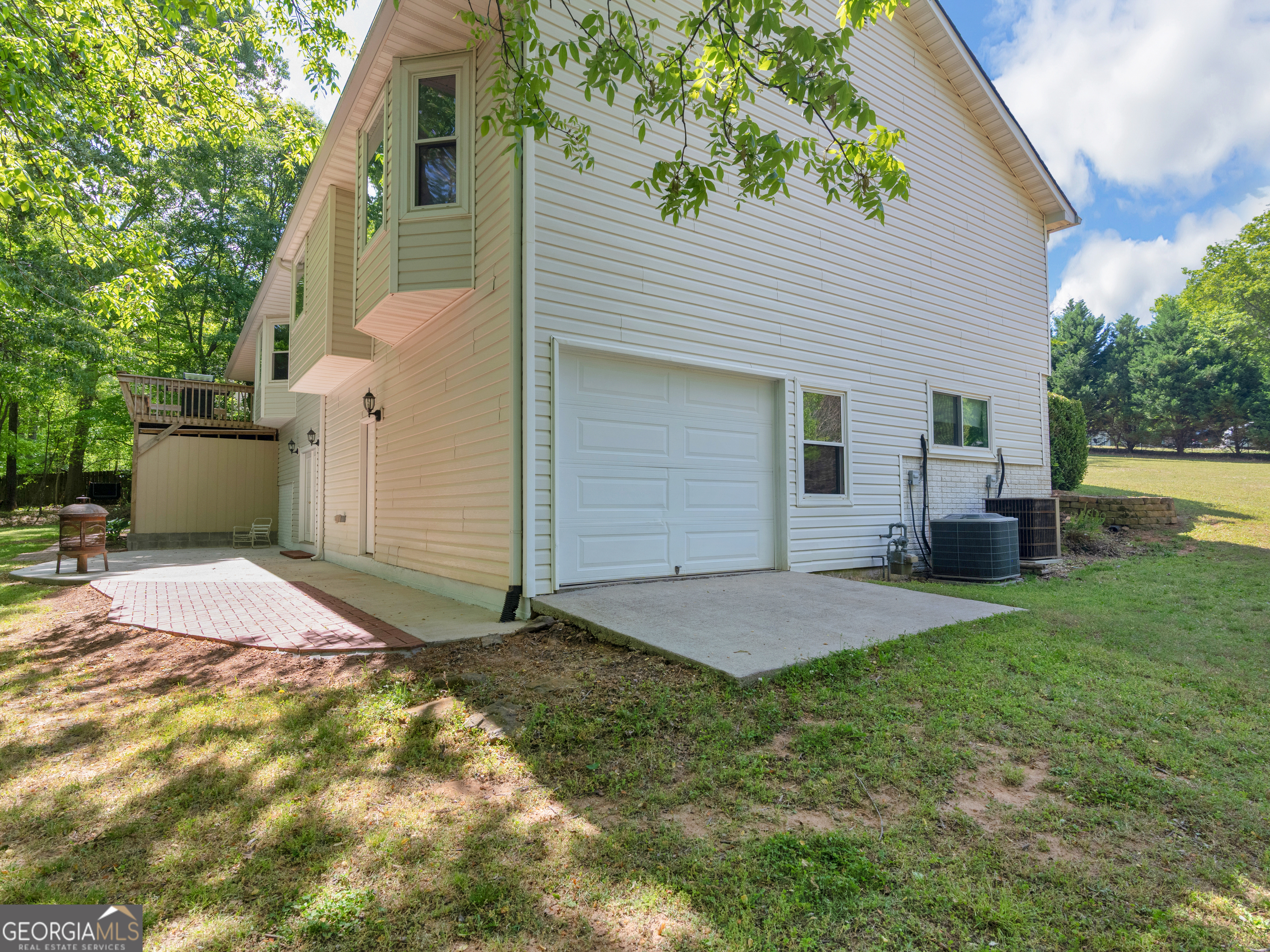 442 Creek View Court